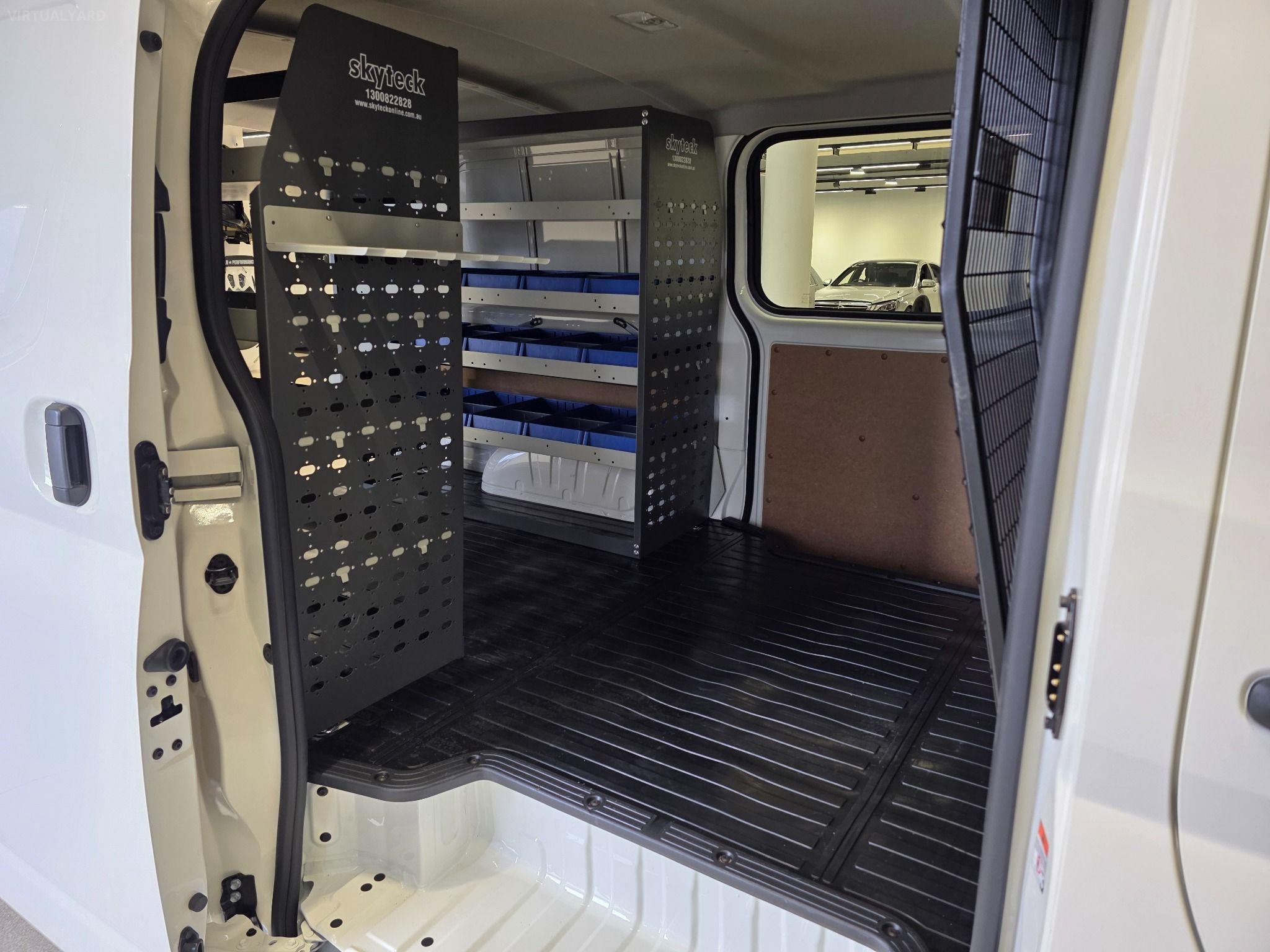 2024 TOYOTA HIACE LWB (4 DOOR OPTION) GDH300R