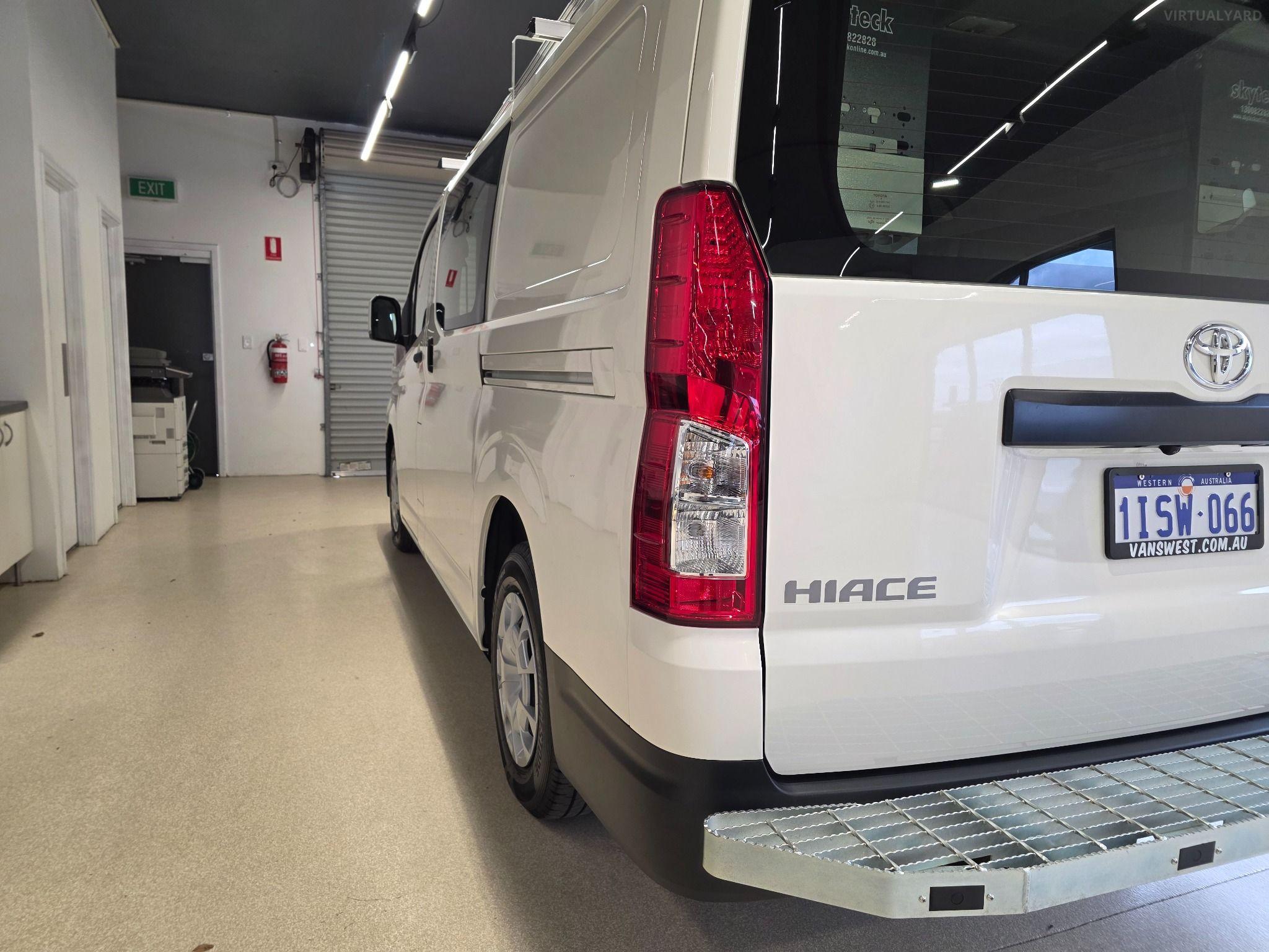 2024 TOYOTA HIACE LWB (4 DOOR OPTION) GDH300R