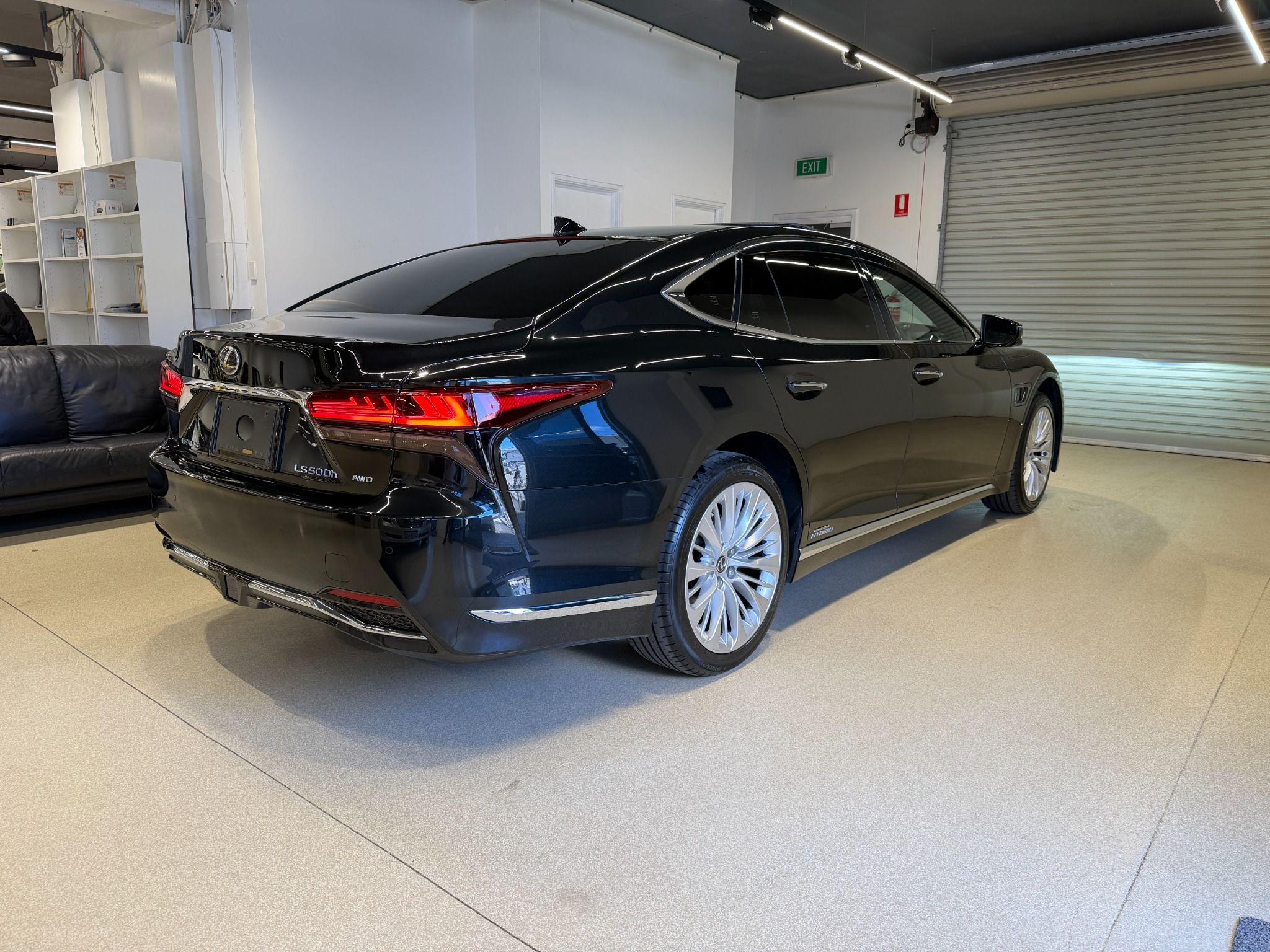 2022 LEXUS LS500h VERSION L ADVANCED DRIVE GVF55