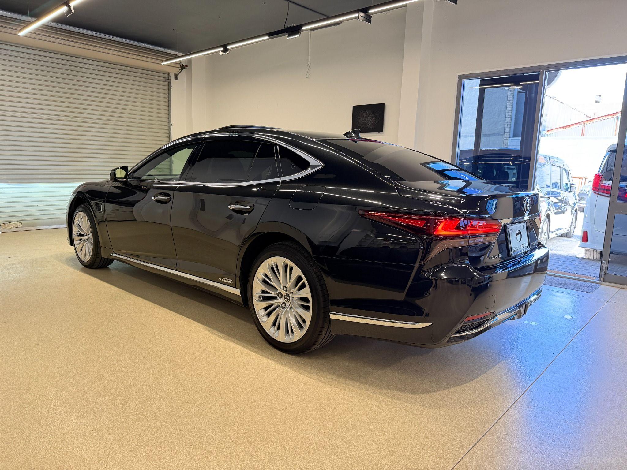 2022 LEXUS LS500h VERSION L ADVANCED DRIVE GVF55
