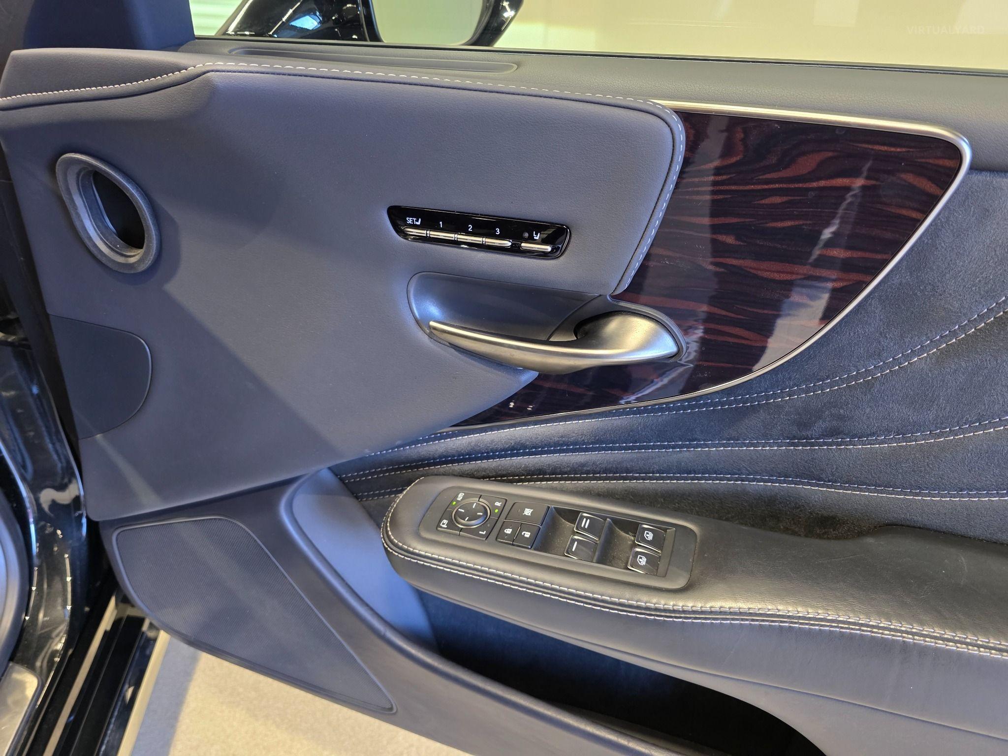 2022 LEXUS LS500h VERSION L ADVANCED DRIVE GVF55