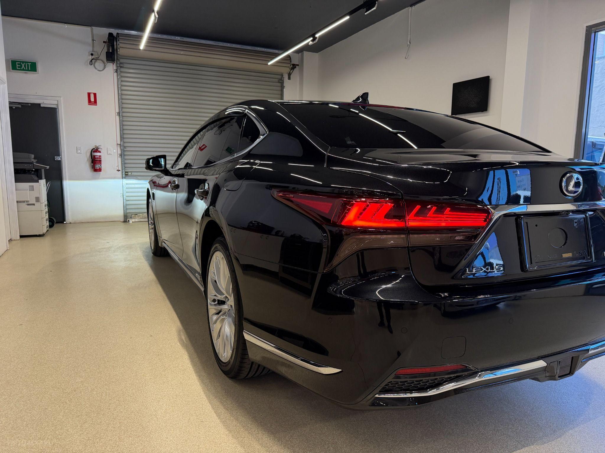 2022 LEXUS LS500h VERSION L ADVANCED DRIVE GVF55