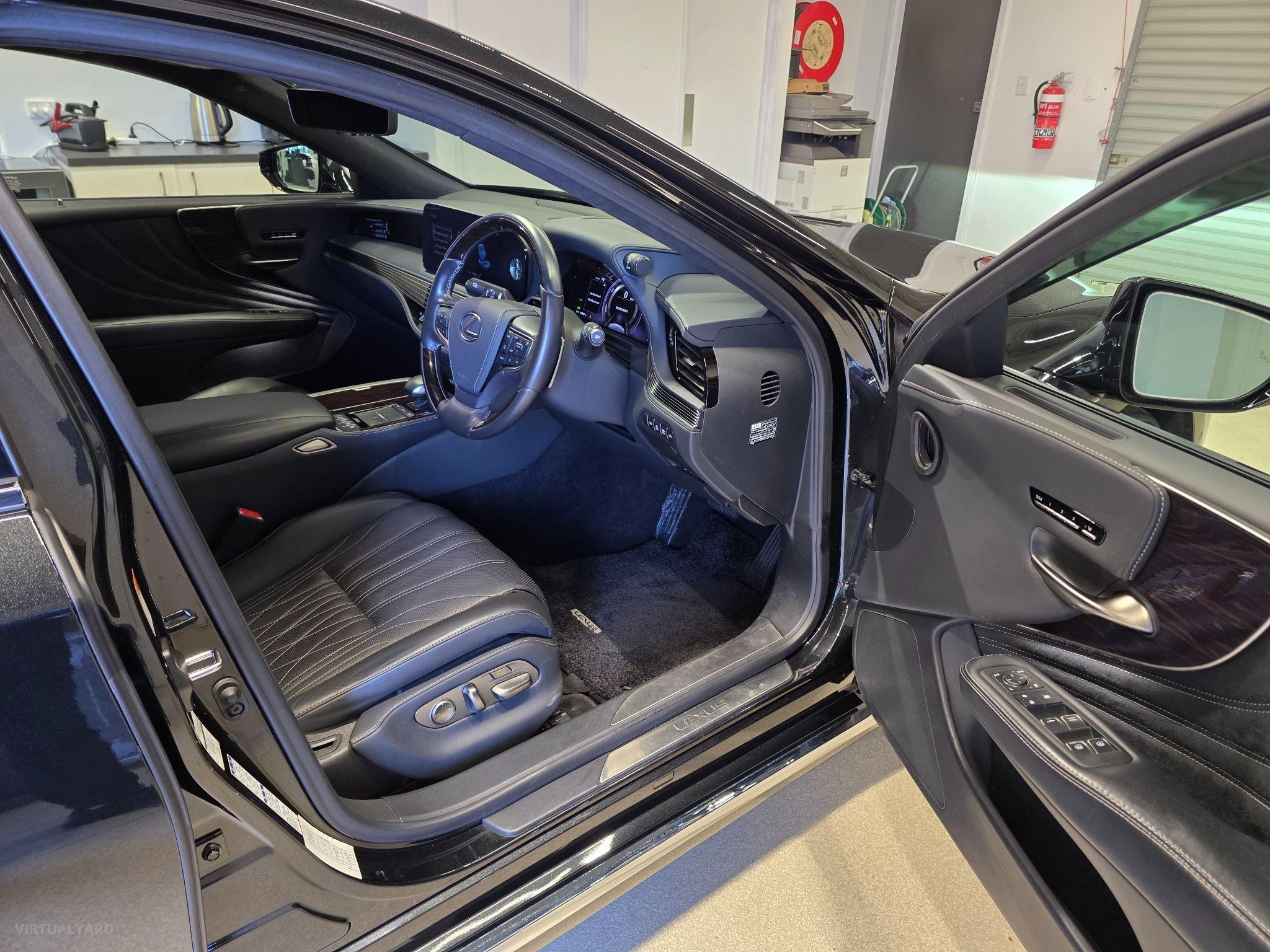 2022 LEXUS LS500h VERSION L ADVANCED DRIVE GVF55