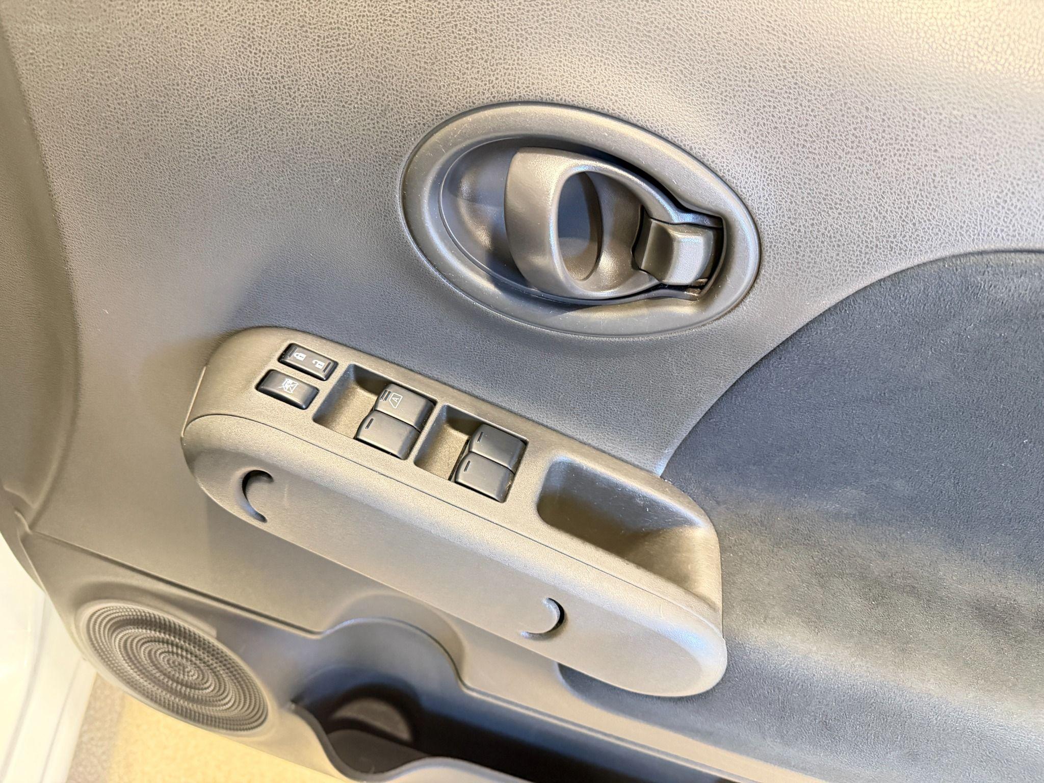 2017 Nissan Cube 15X Z12