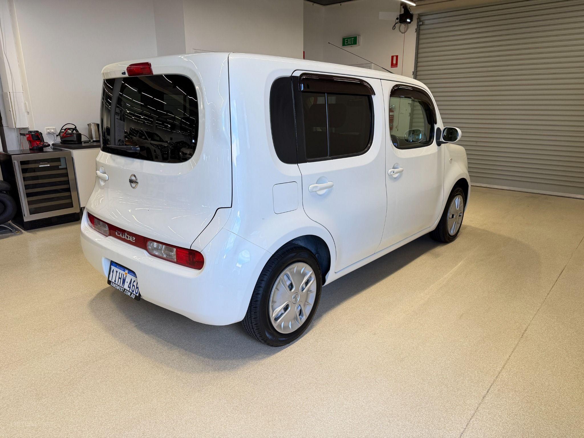 2017 Nissan Cube 15X Z12