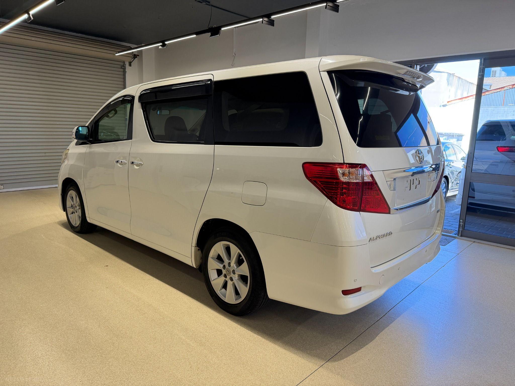 2011 TOYOTA ALPHARD V6 GGH20