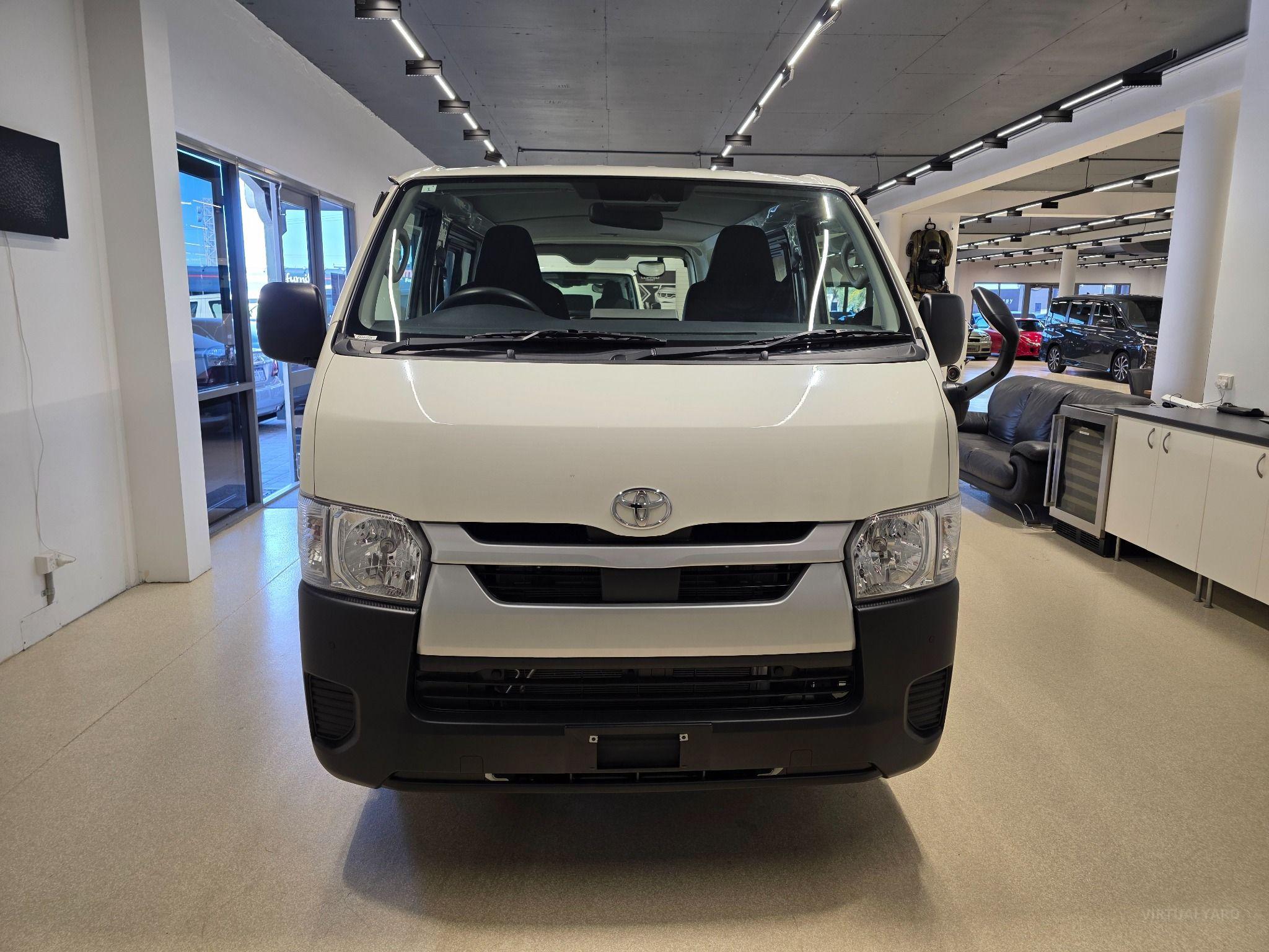 2024 TOYOTA HIACE DX TRH200