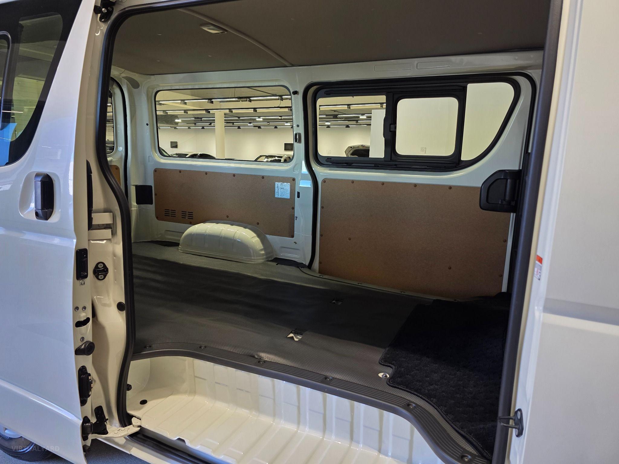 2024 TOYOTA HIACE DX TRH200