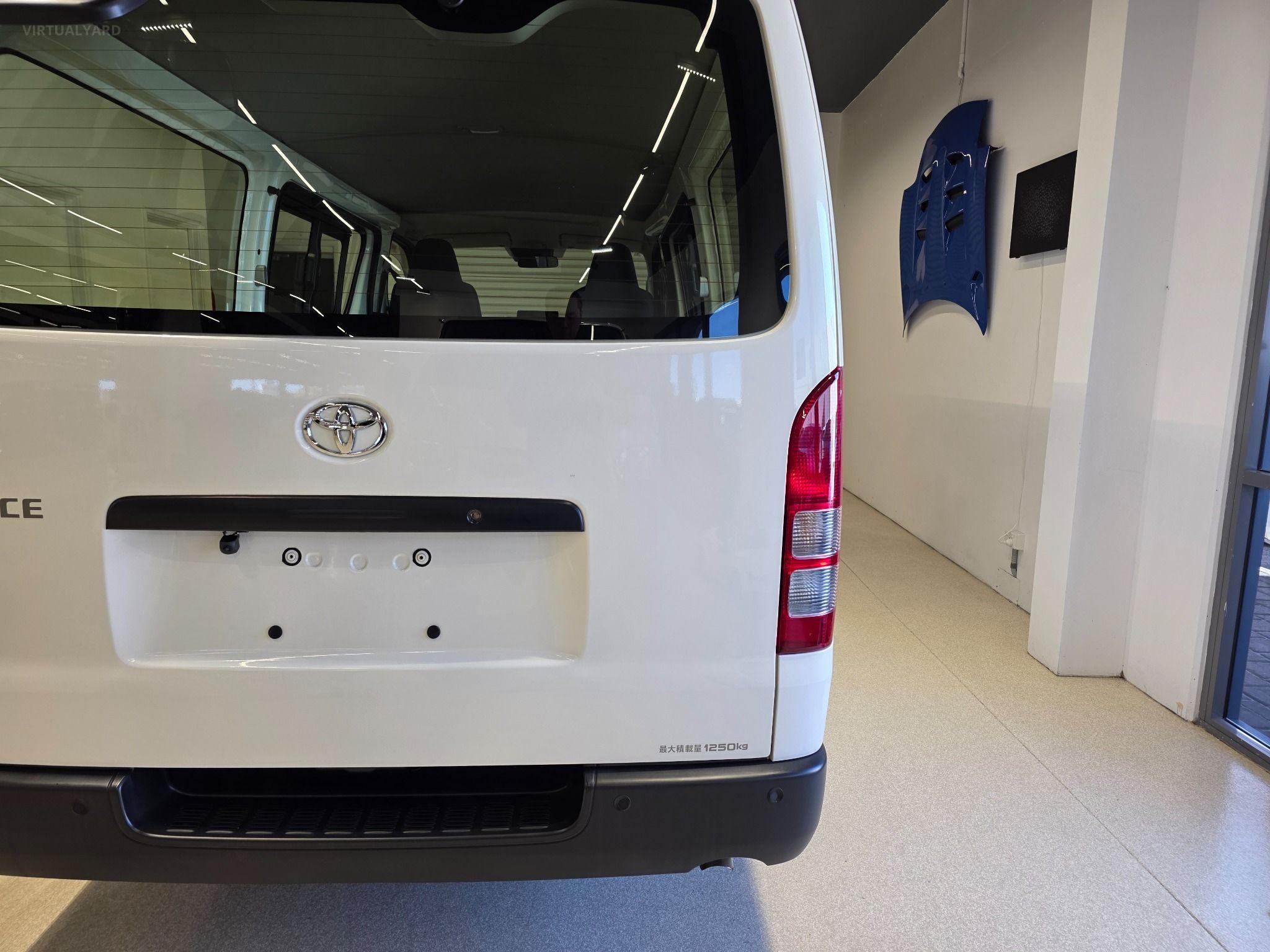 2024 TOYOTA HIACE DX TRH200