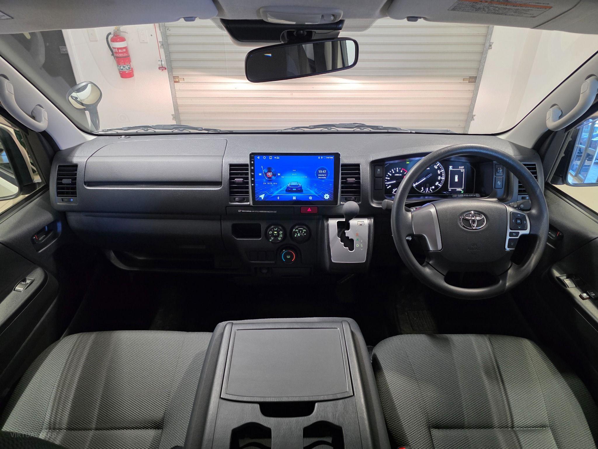 2024 TOYOTA HIACE DX TRH200