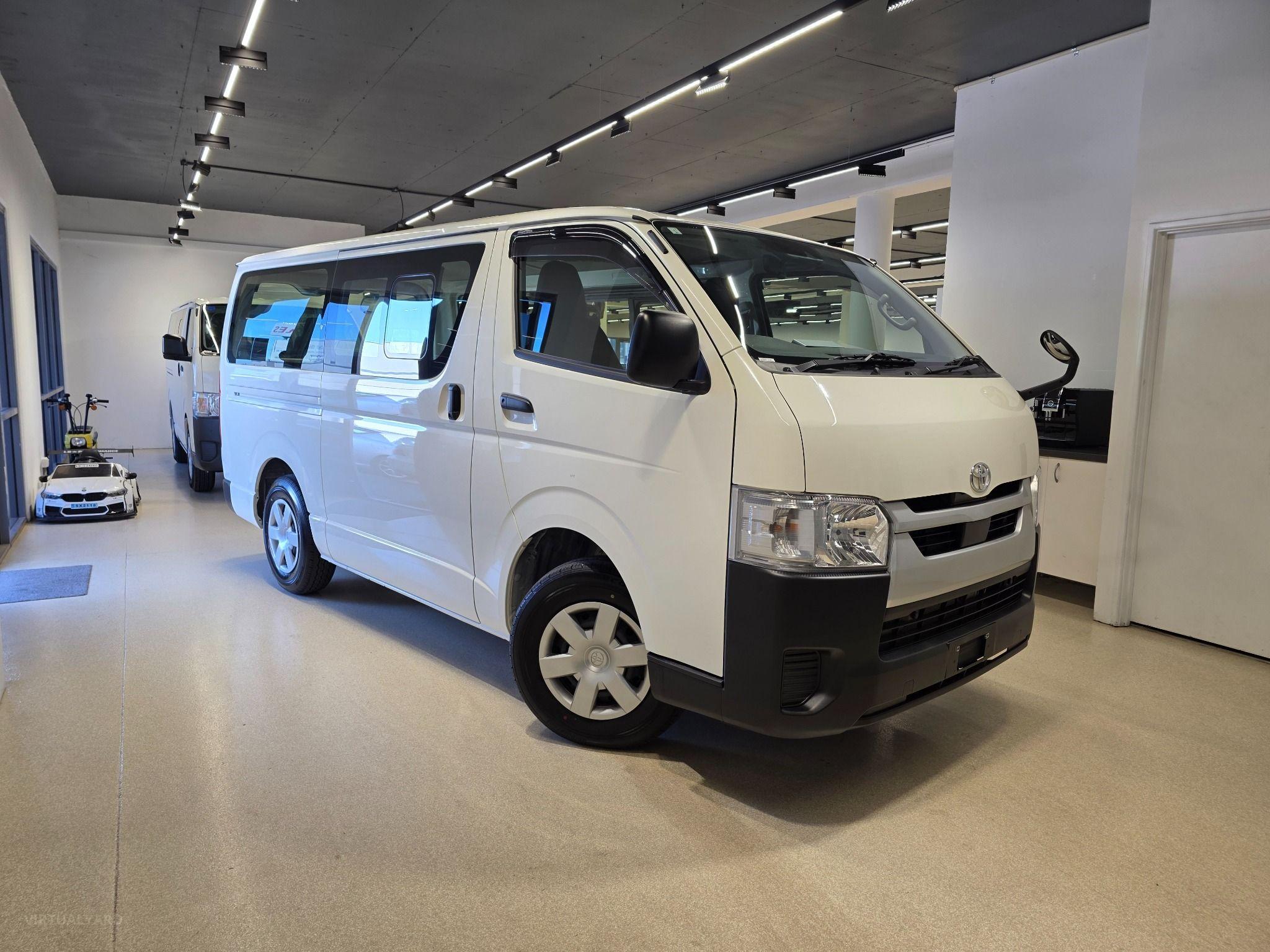 2024 TOYOTA HIACE DX TRH200