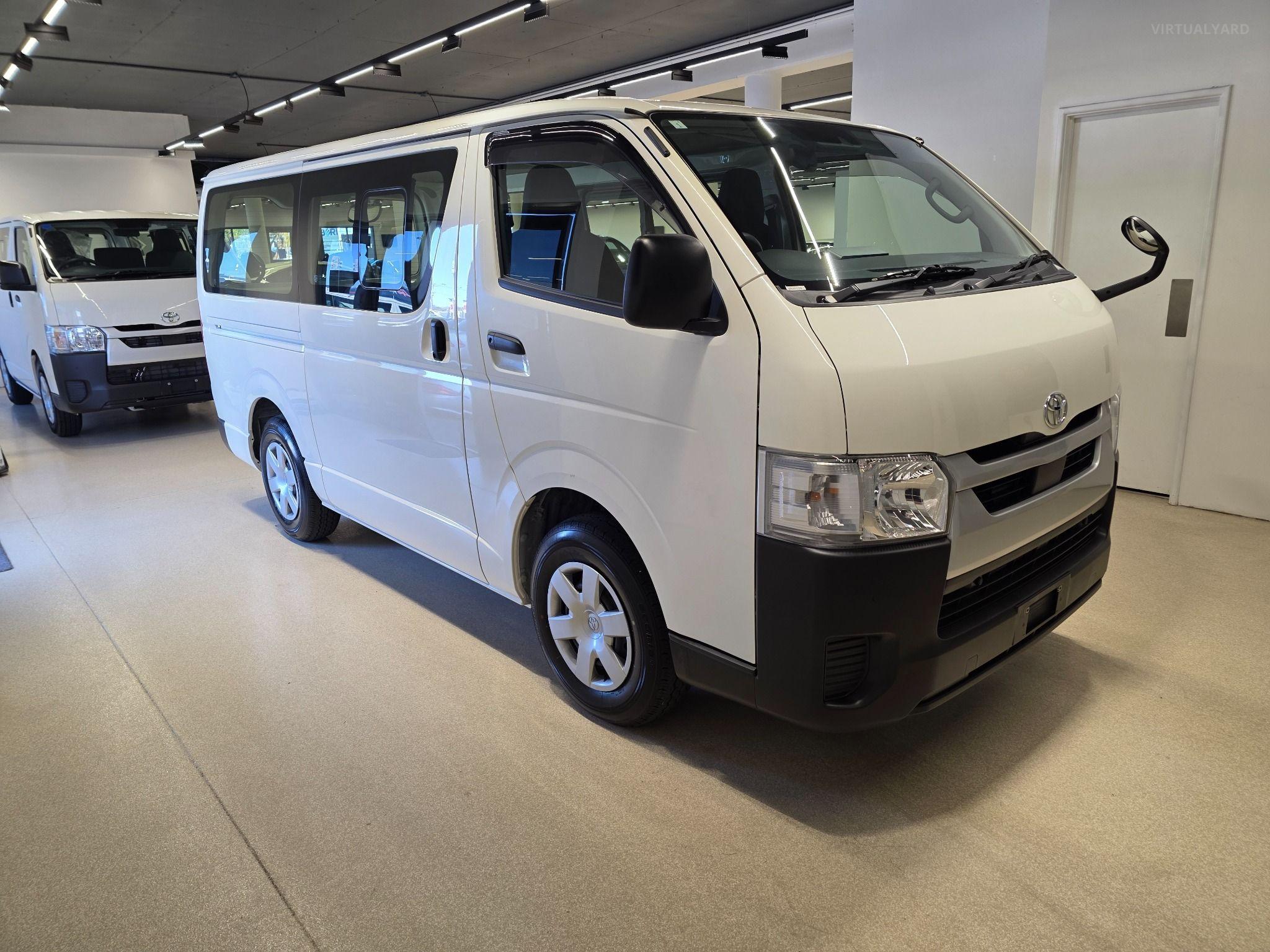 2024 TOYOTA HIACE DX TRH200