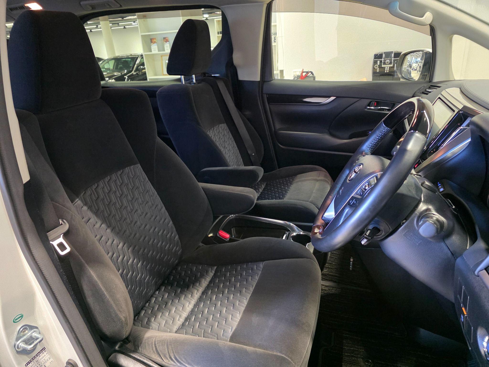 2017 Toyota Alphard V6 Type Gold GGH30