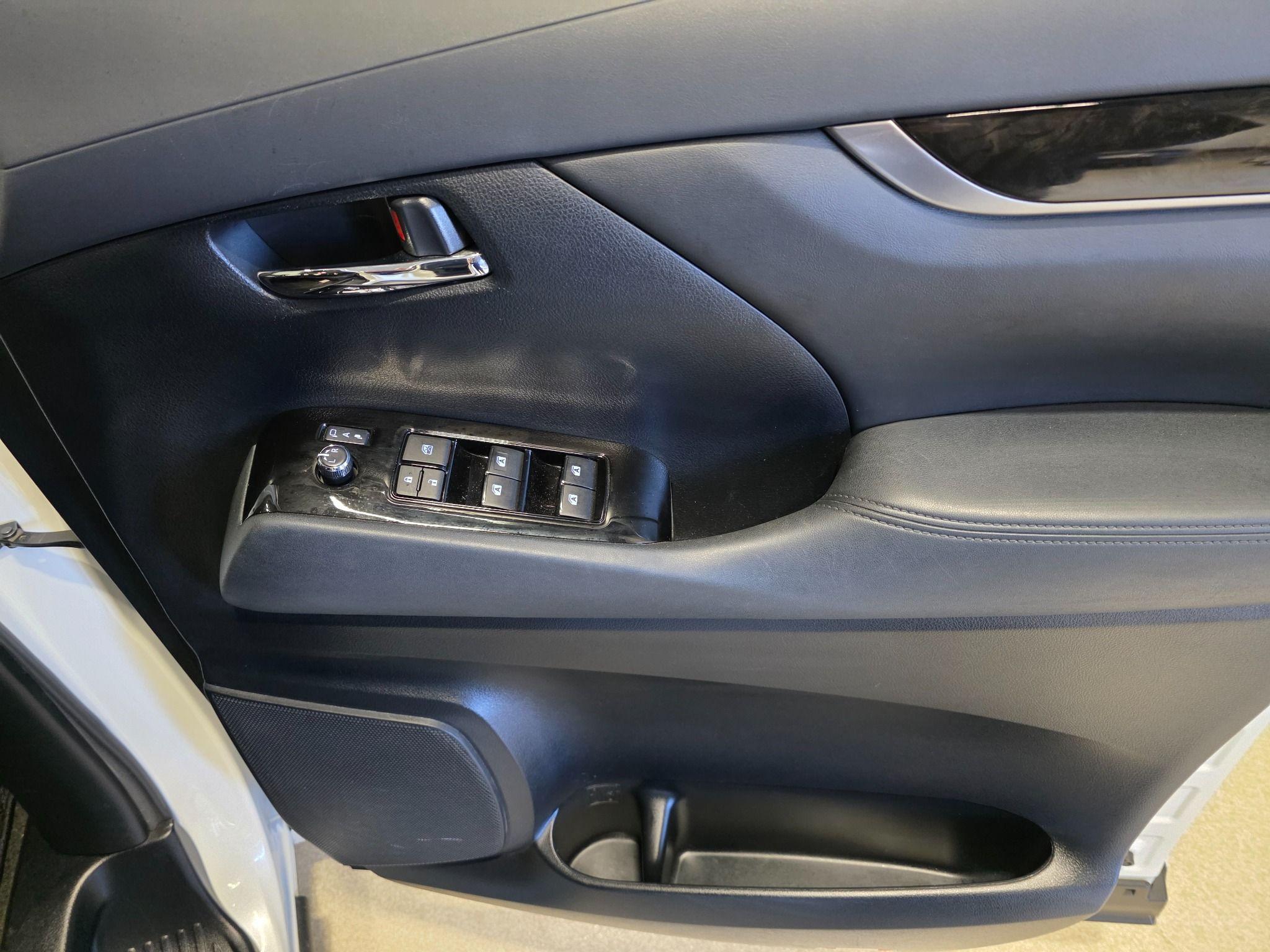 2017 Toyota Alphard V6 Type Gold GGH30