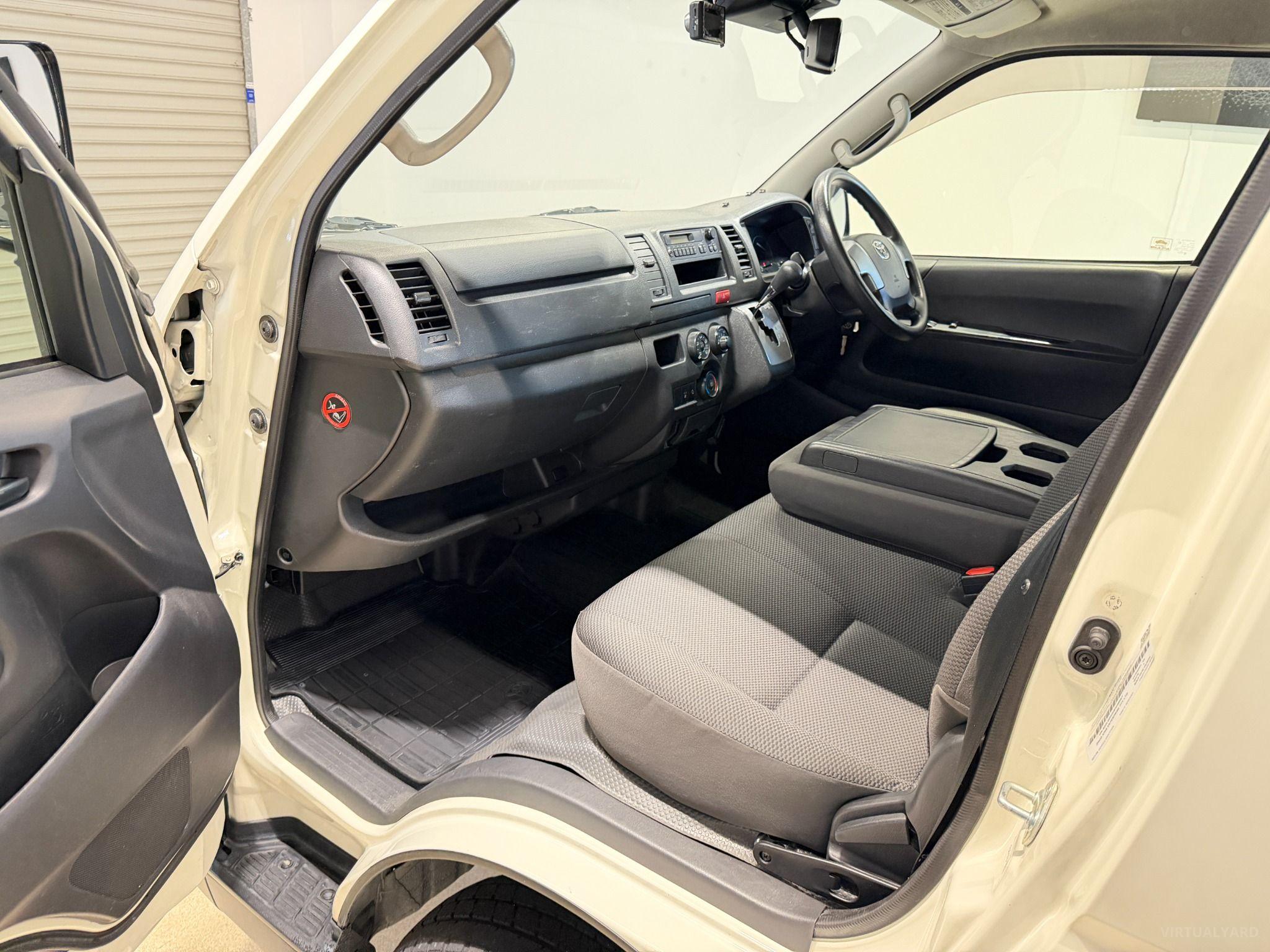 2020 TOYOTA HIACE LWB GDH206 AWD