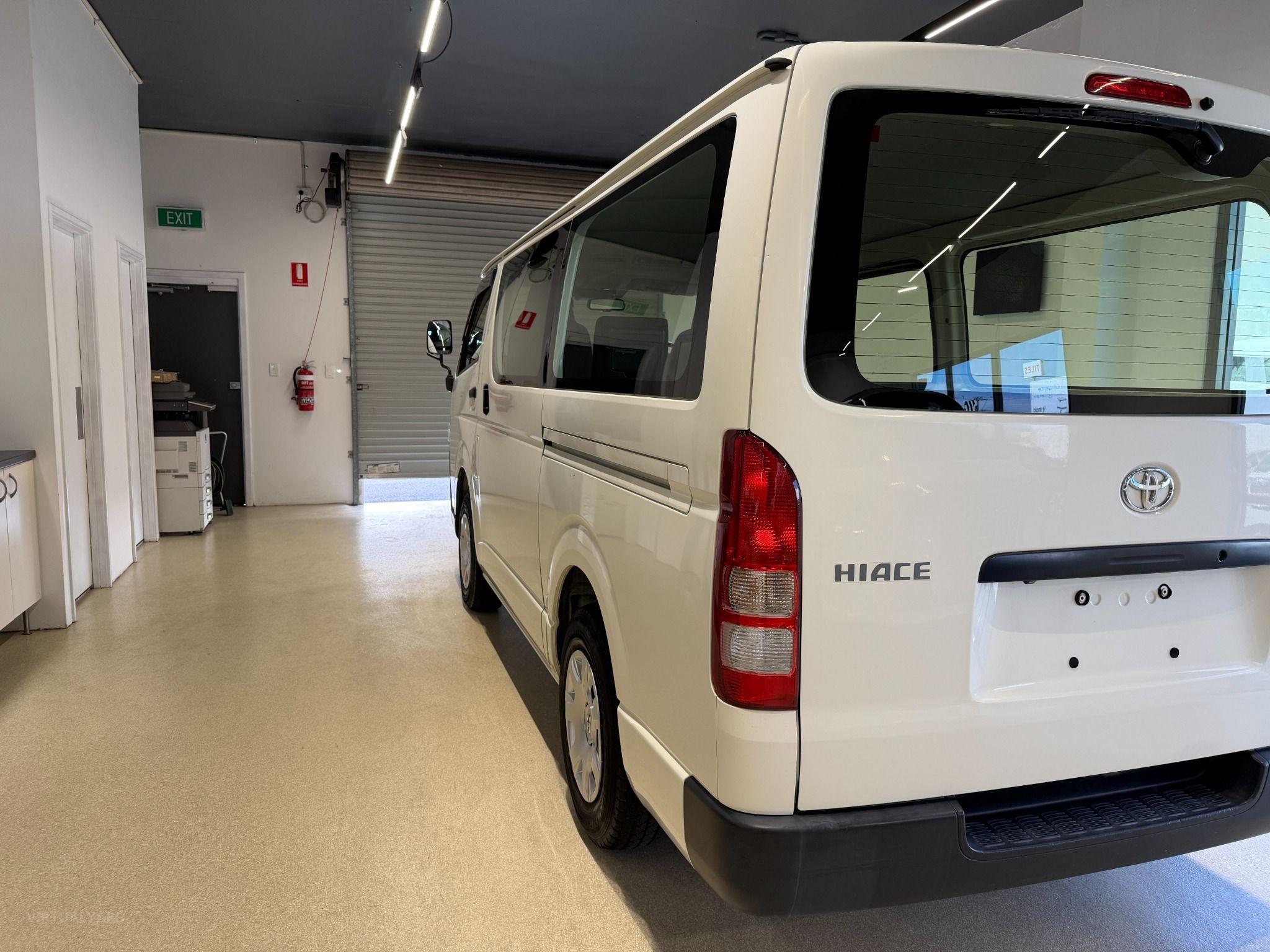 2020 TOYOTA HIACE LWB GDH206 AWD