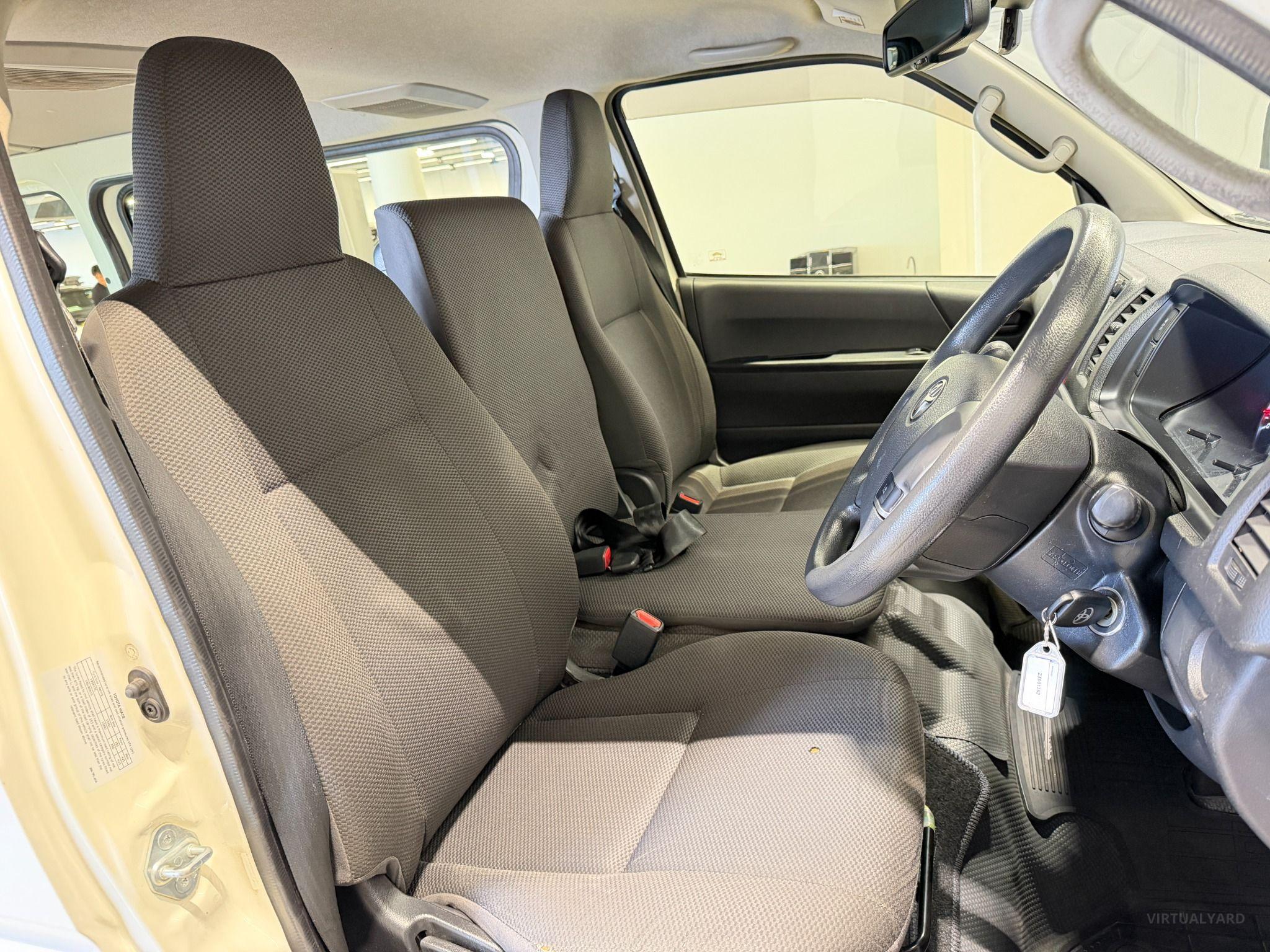 2020 TOYOTA HIACE LWB GDH206 AWD