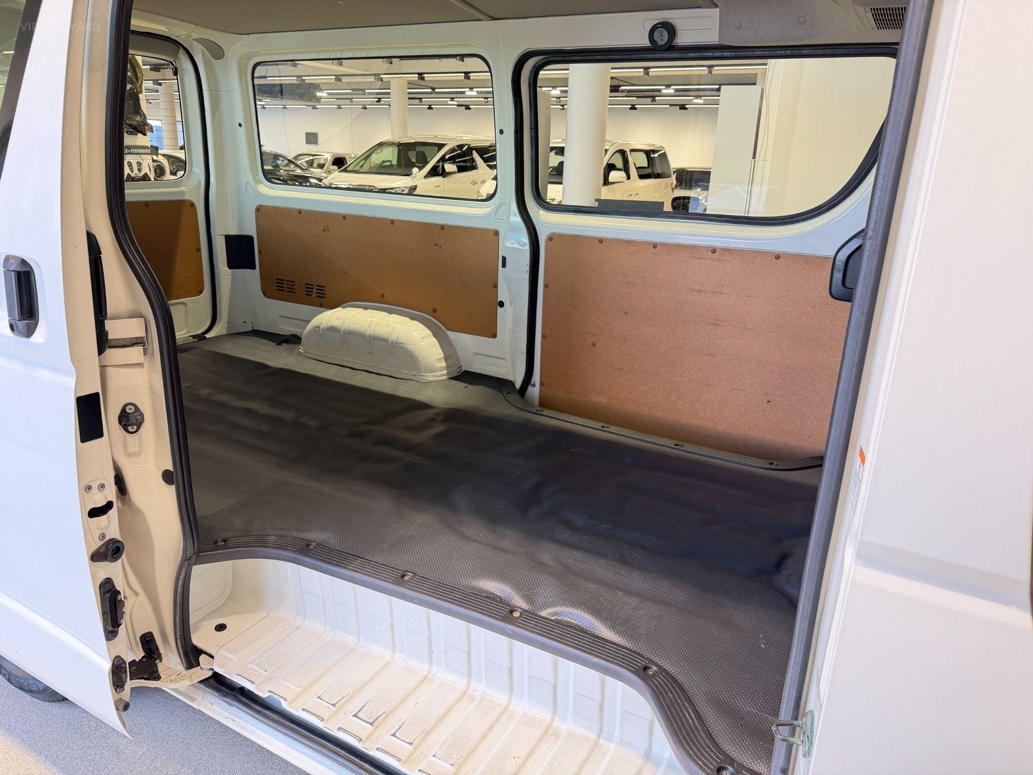 2020 TOYOTA HIACE LWB GDH206 AWD