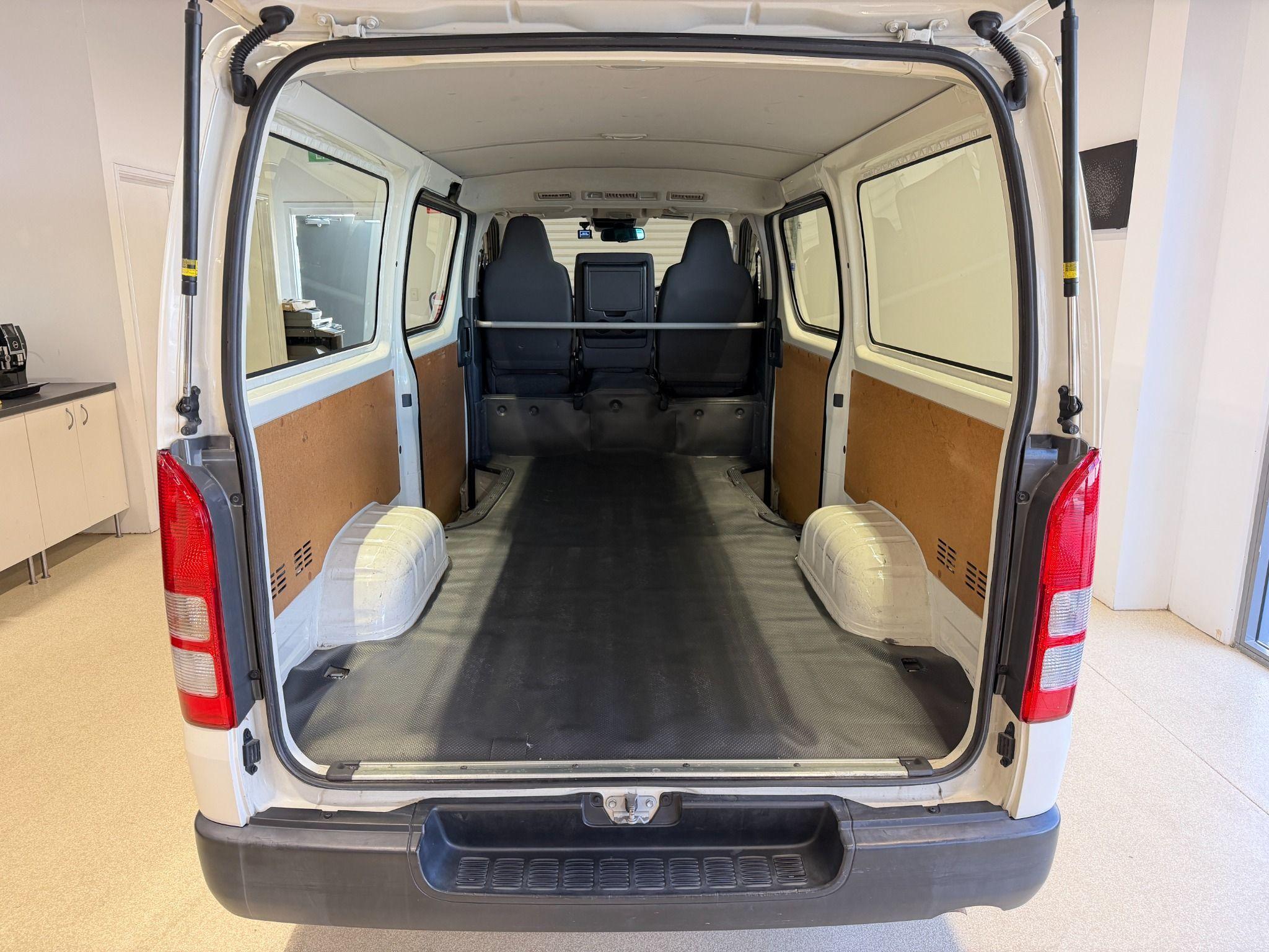 2020 TOYOTA HIACE LWB GDH206 AWD