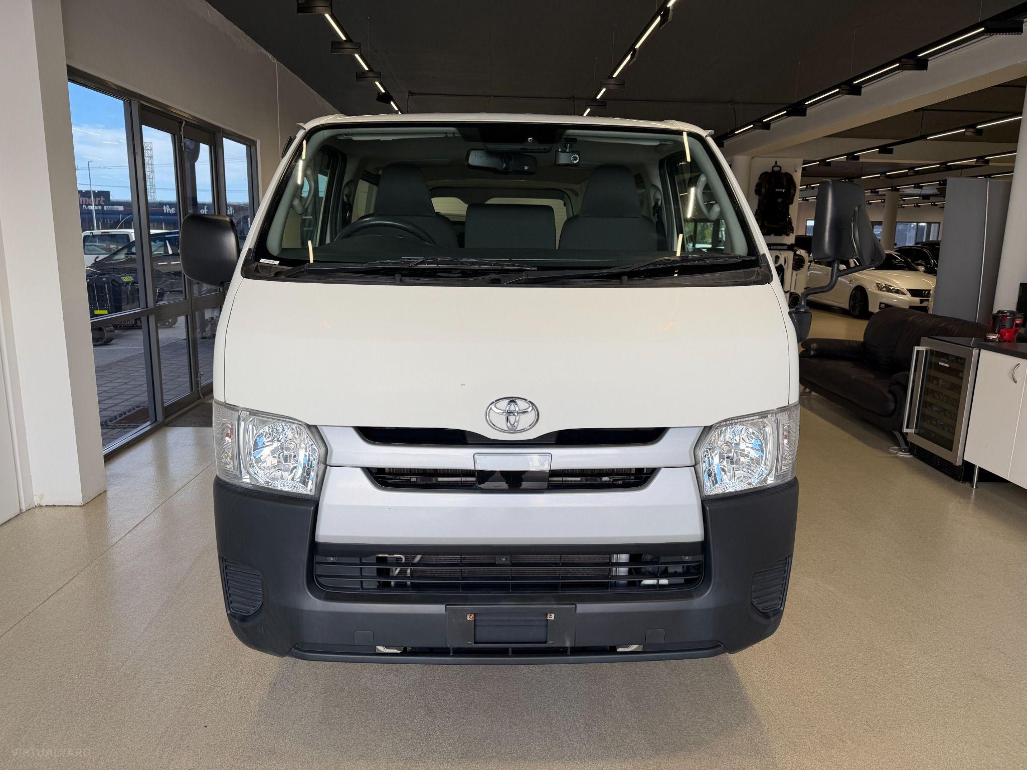 2020 TOYOTA HIACE LWB GDH206 AWD