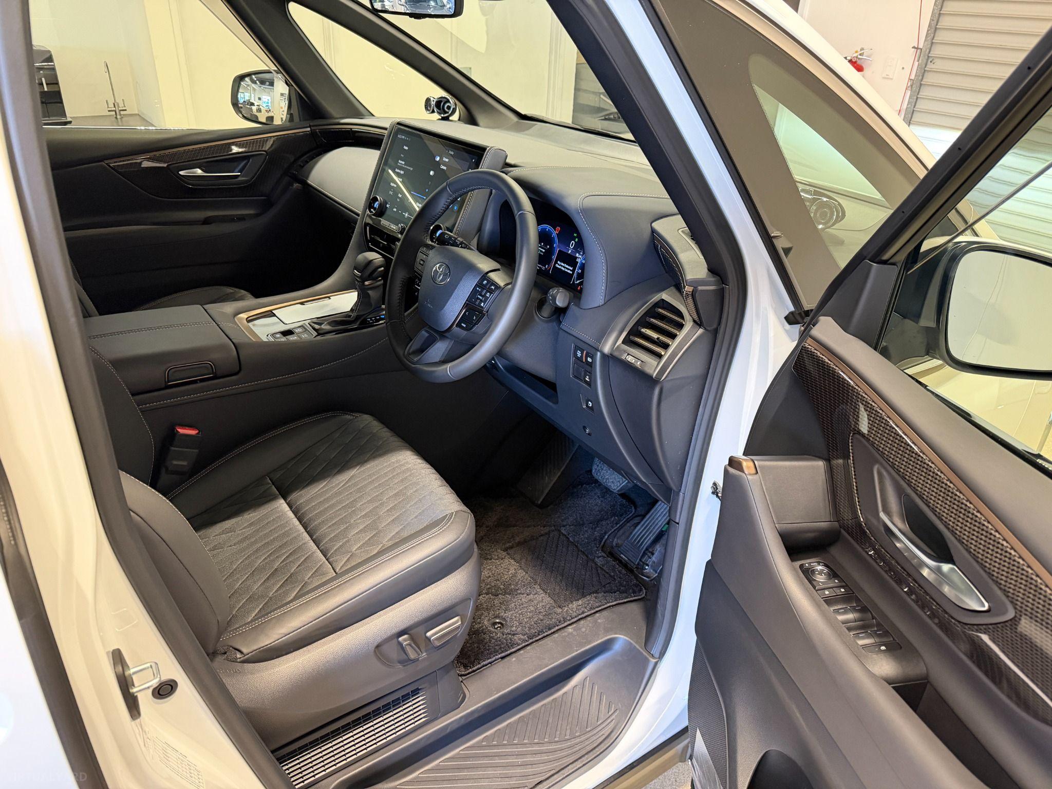 2023 TOYOTA ALPHARD HYBRID WELCAB AAHH40