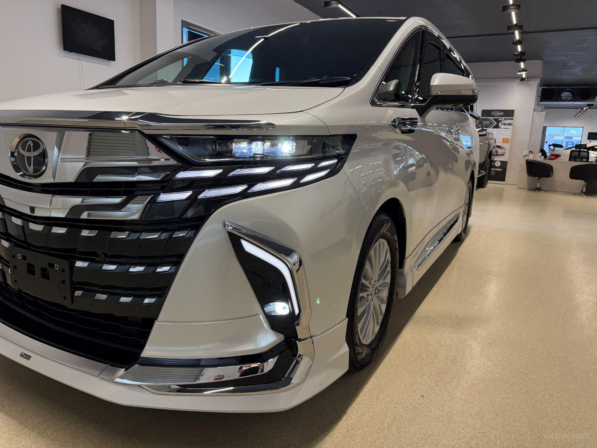 2023 TOYOTA ALPHARD HYBRID WELCAB AAHH40