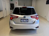 2019 TOYOTA VITZ HYBRID F 2WD NHP130