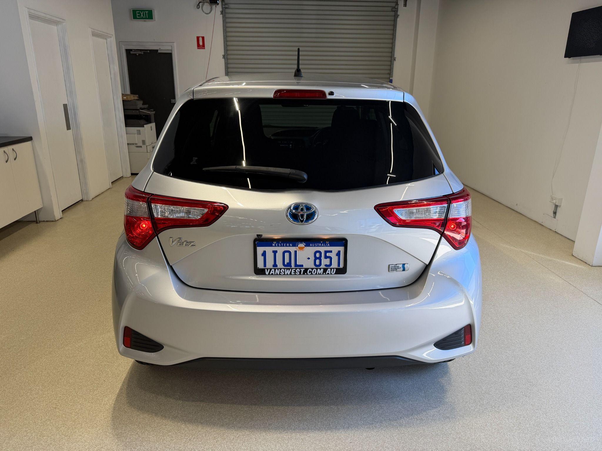 2019 TOYOTA VITZ HYBRID F 2WD NHP130