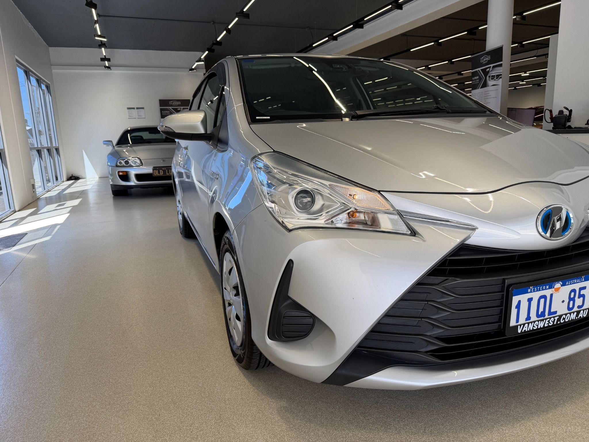 2019 TOYOTA VITZ HYBRID F 2WD NHP130