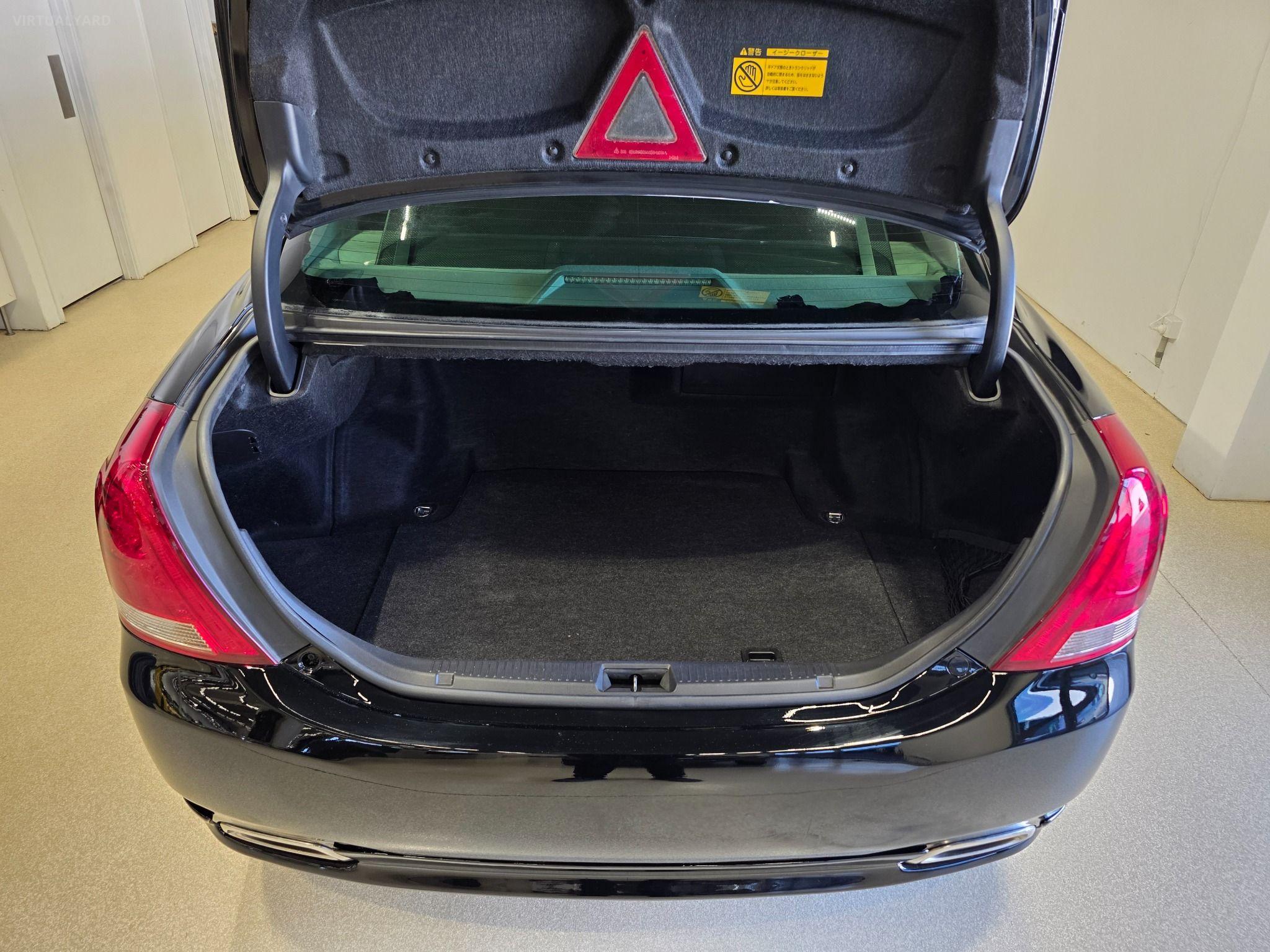 2009 TOYOTA CROWN MAJESTA V8 C-TYPE