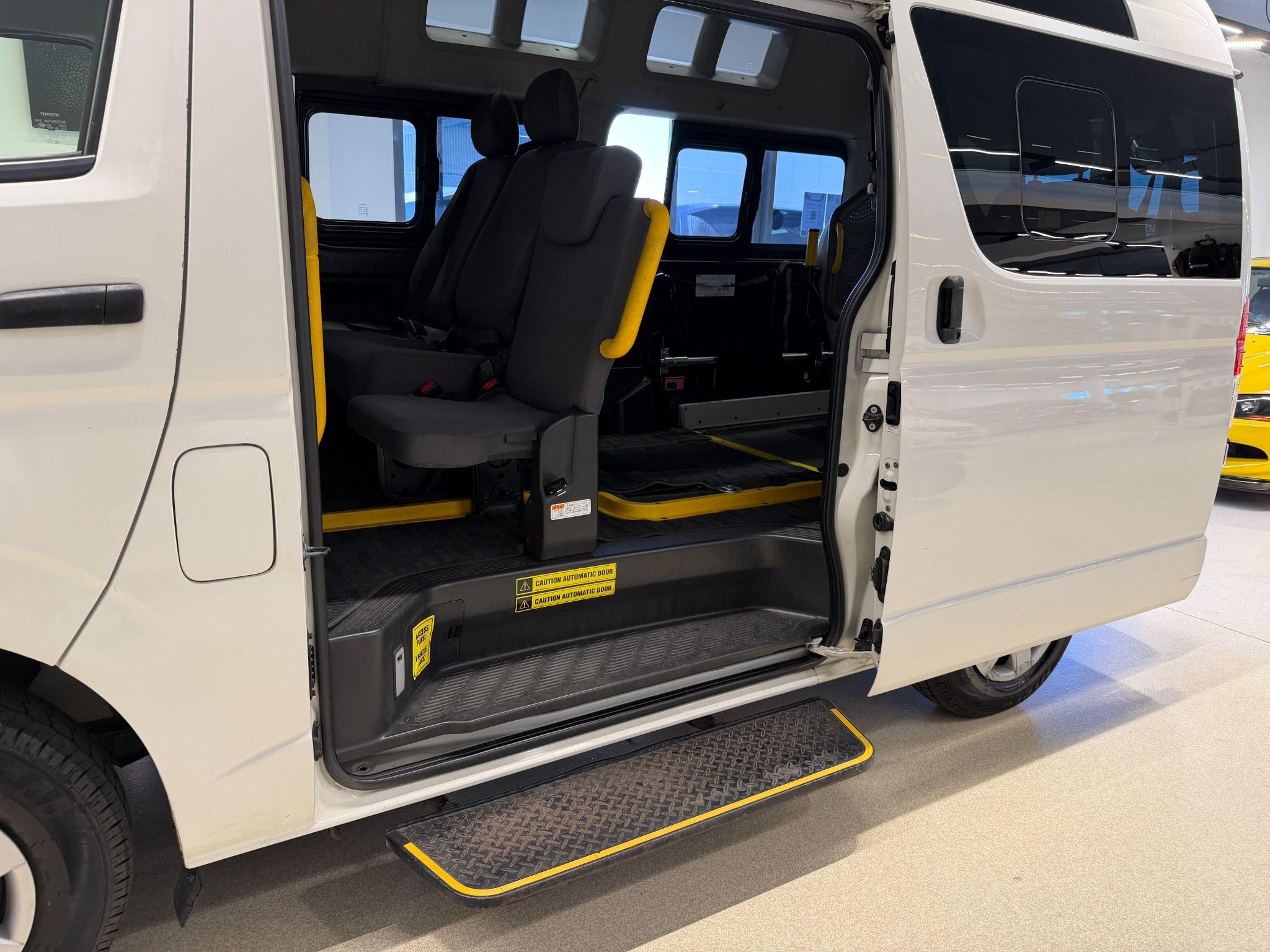 2017 TOYOTA HIACE Welcab TRH200