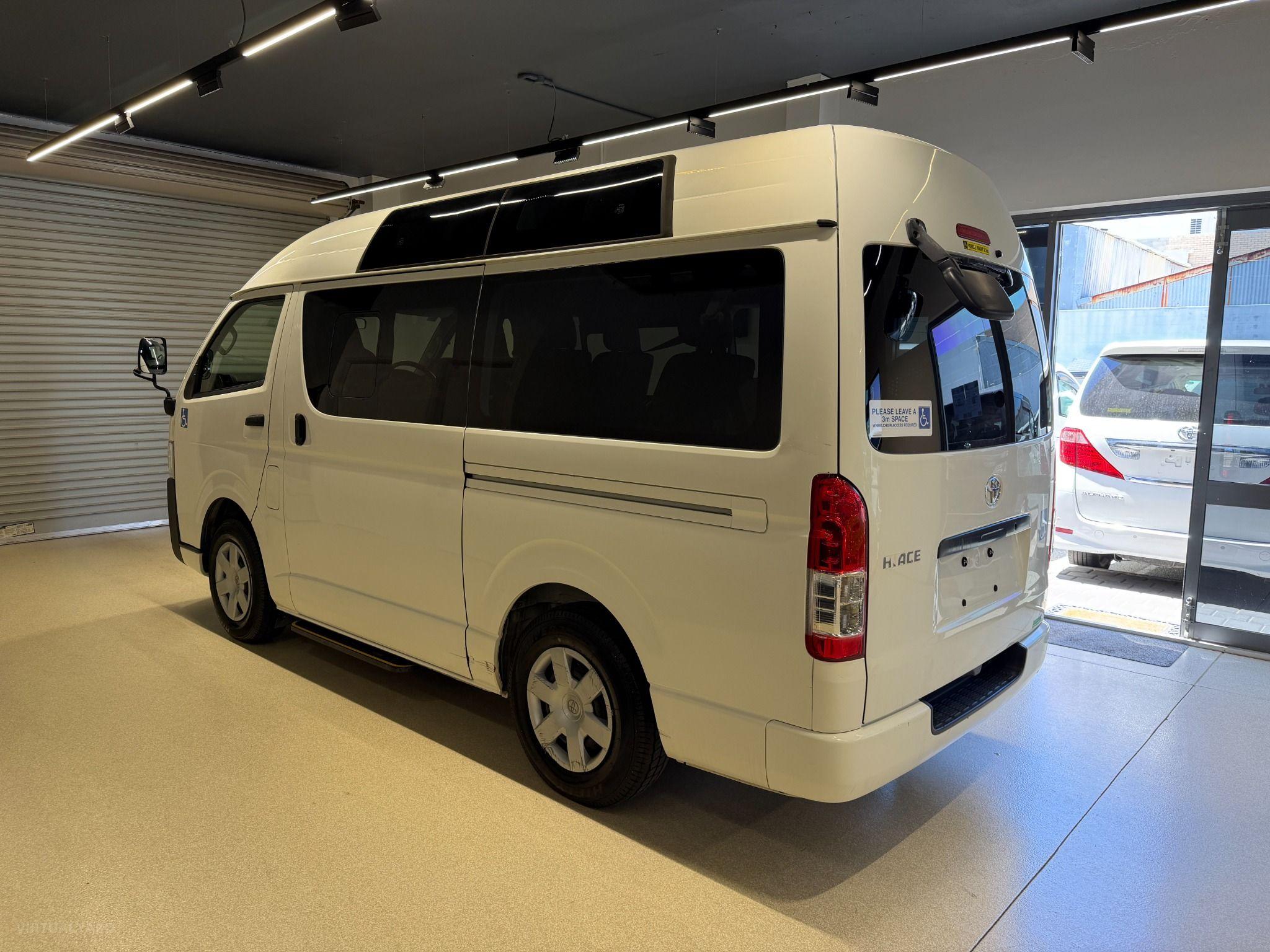 2017 TOYOTA HIACE Welcab TRH200