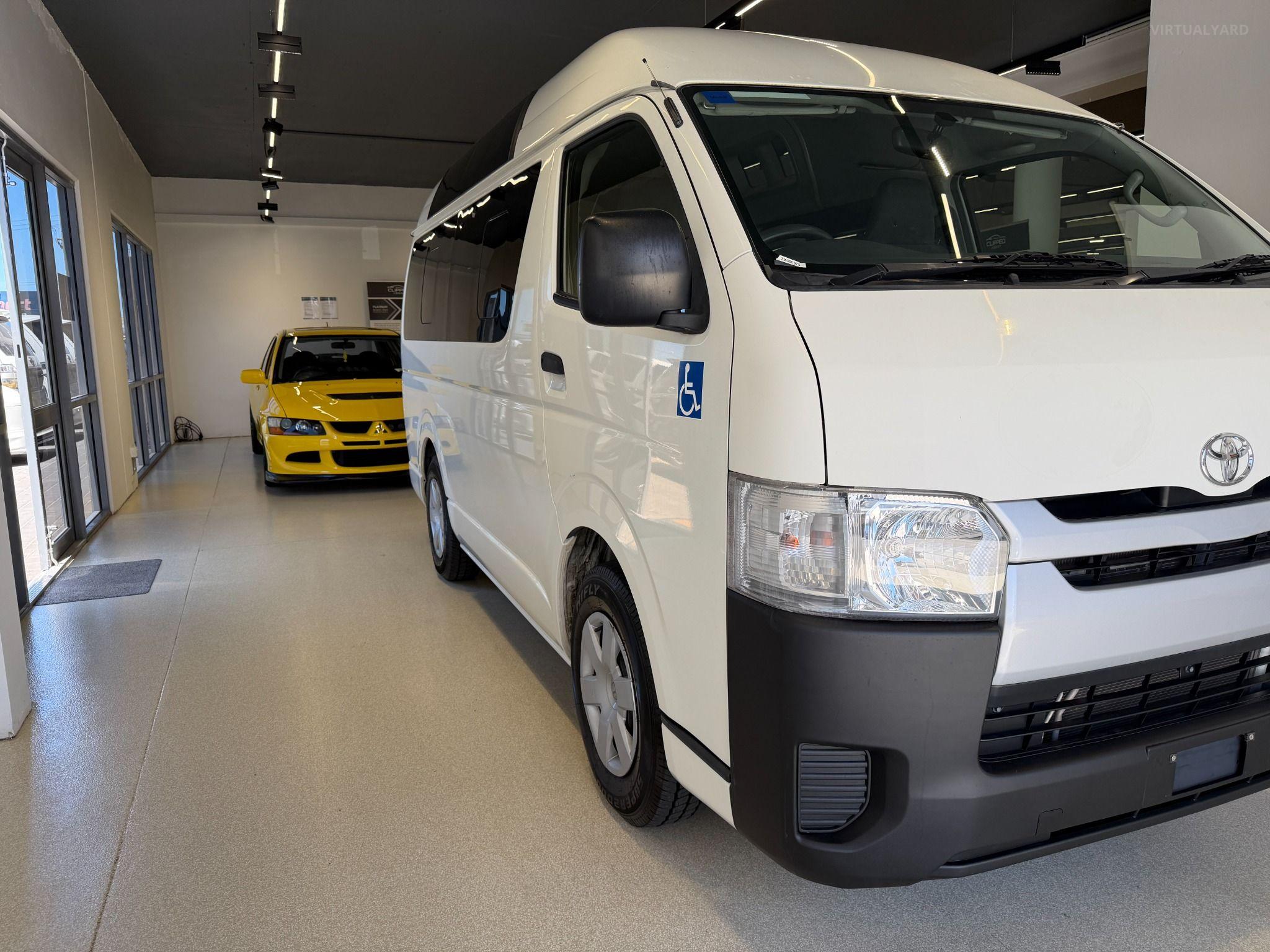 2017 TOYOTA HIACE Welcab TRH200