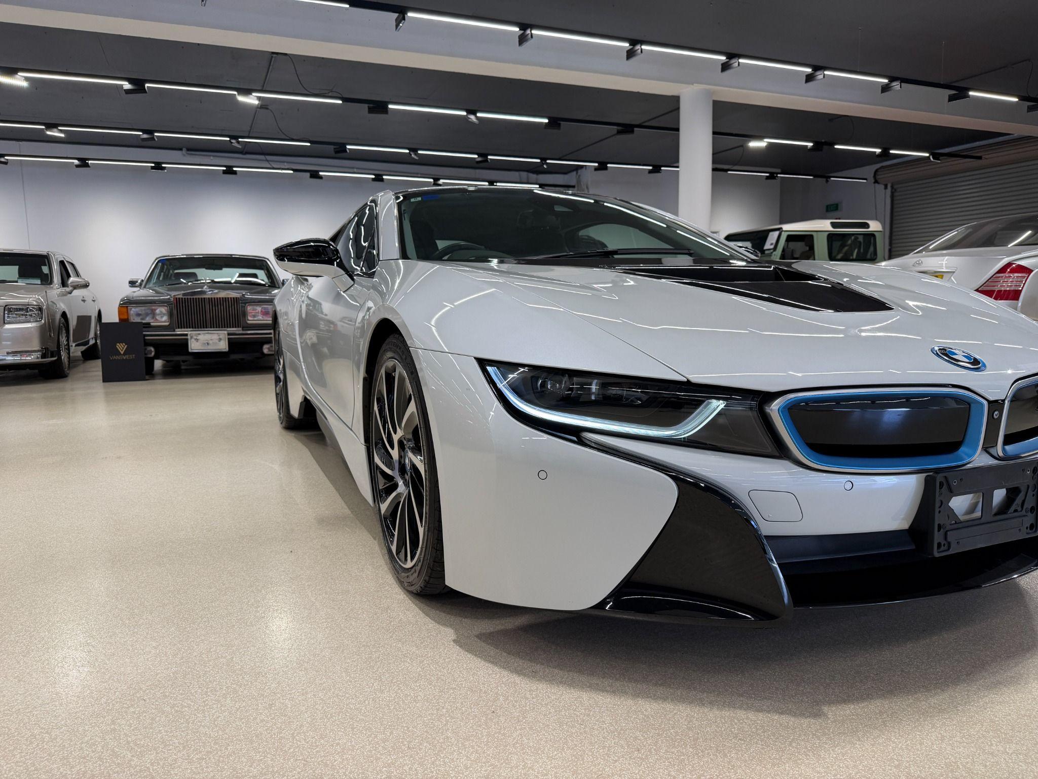 2015 BMW i8 TURBO PLUG IN HYBRID AWD