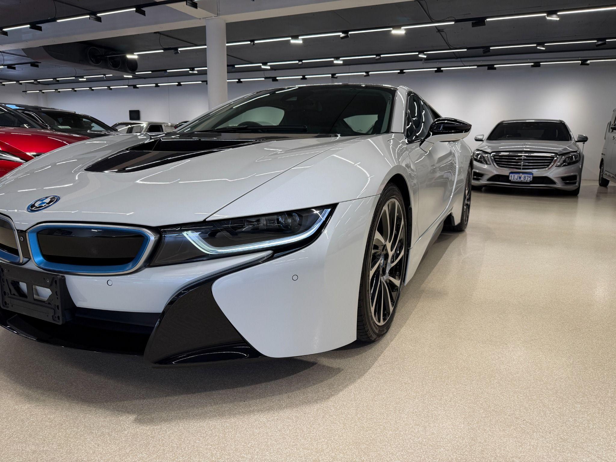 2015 BMW i8 TURBO PLUG IN HYBRID AWD