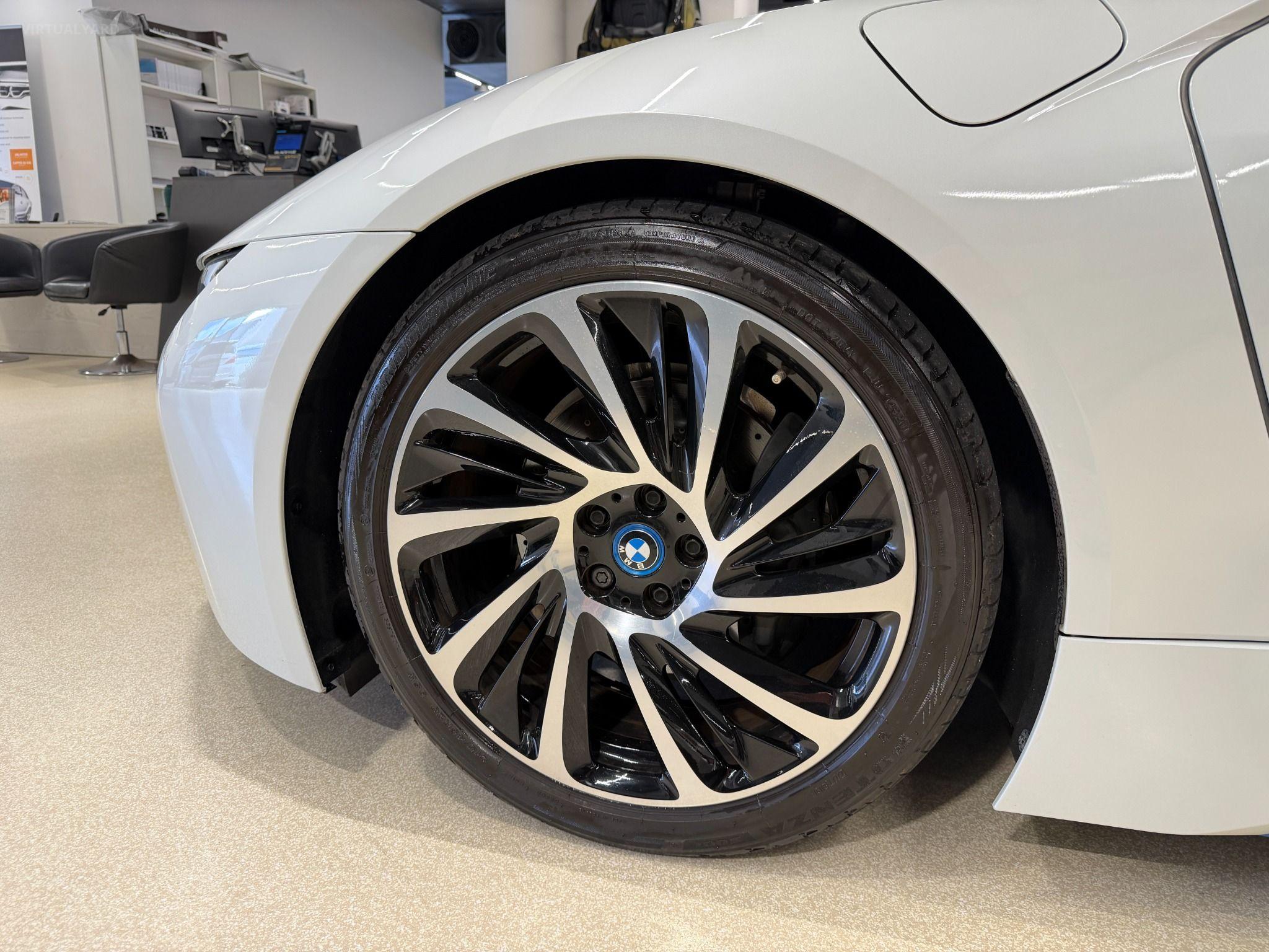2015 BMW i8 TURBO PLUG IN HYBRID AWD