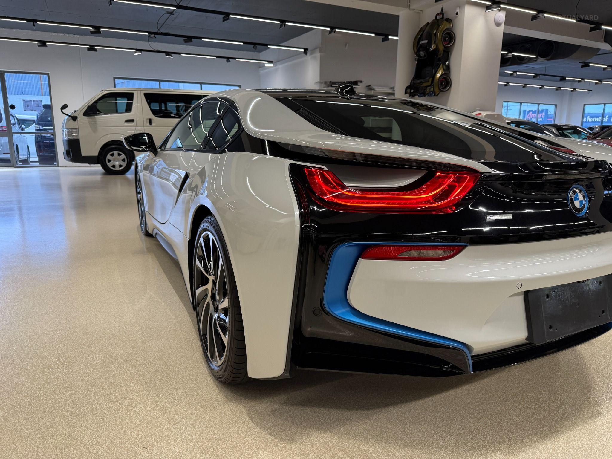2015 BMW i8 TURBO PLUG IN HYBRID AWD