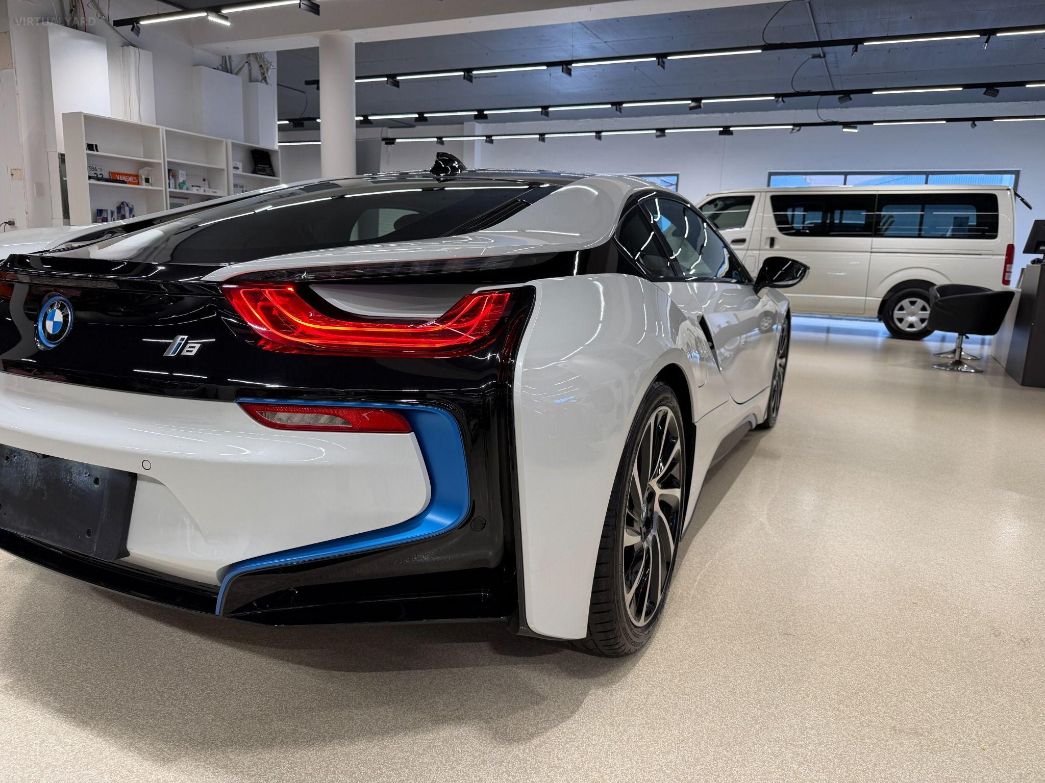 2015 BMW i8 TURBO PLUG IN HYBRID AWD