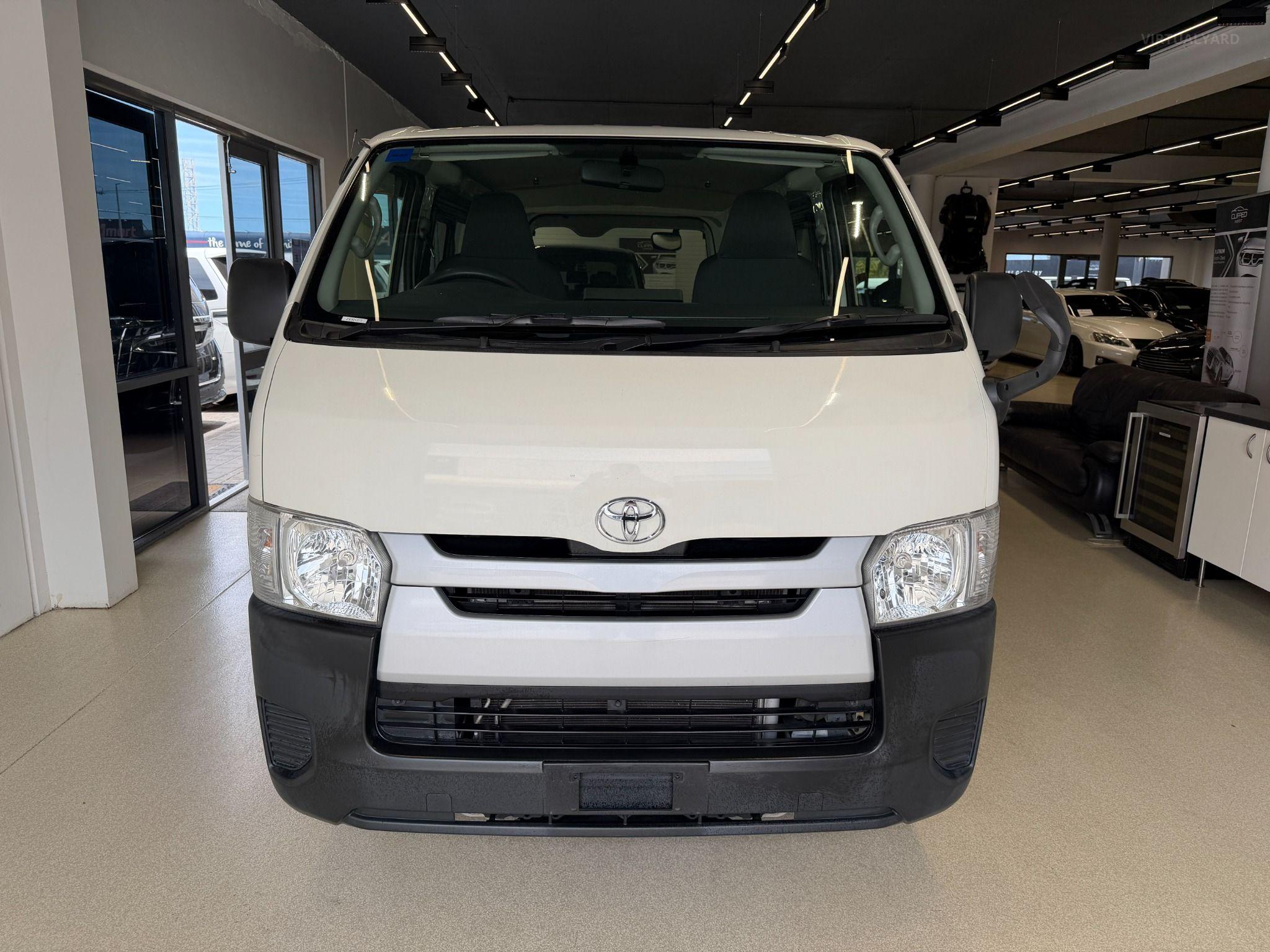 2017 TOYOTA HIACE DX LWB TRH200