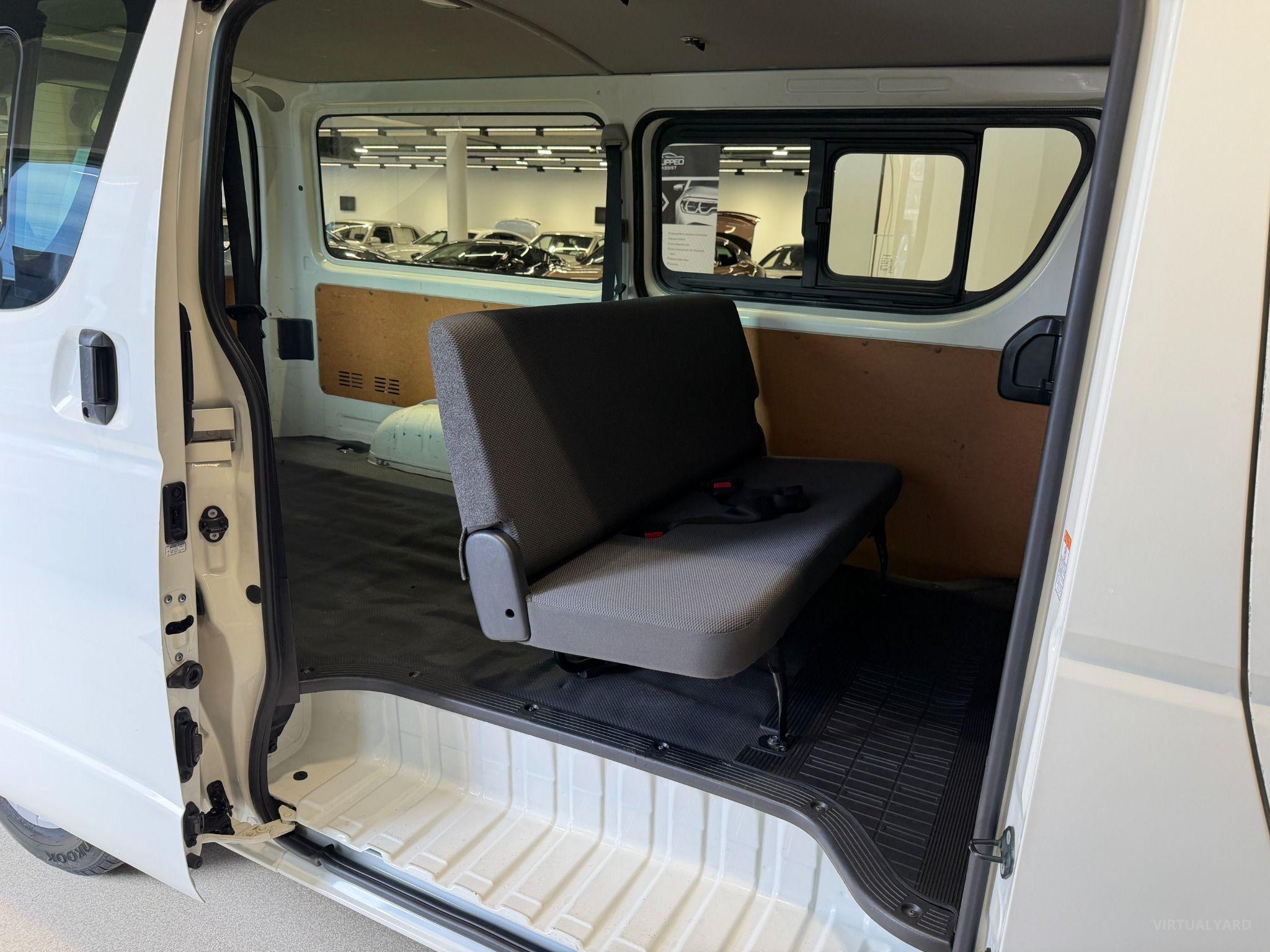 2017 TOYOTA HIACE DX LWB TRH200