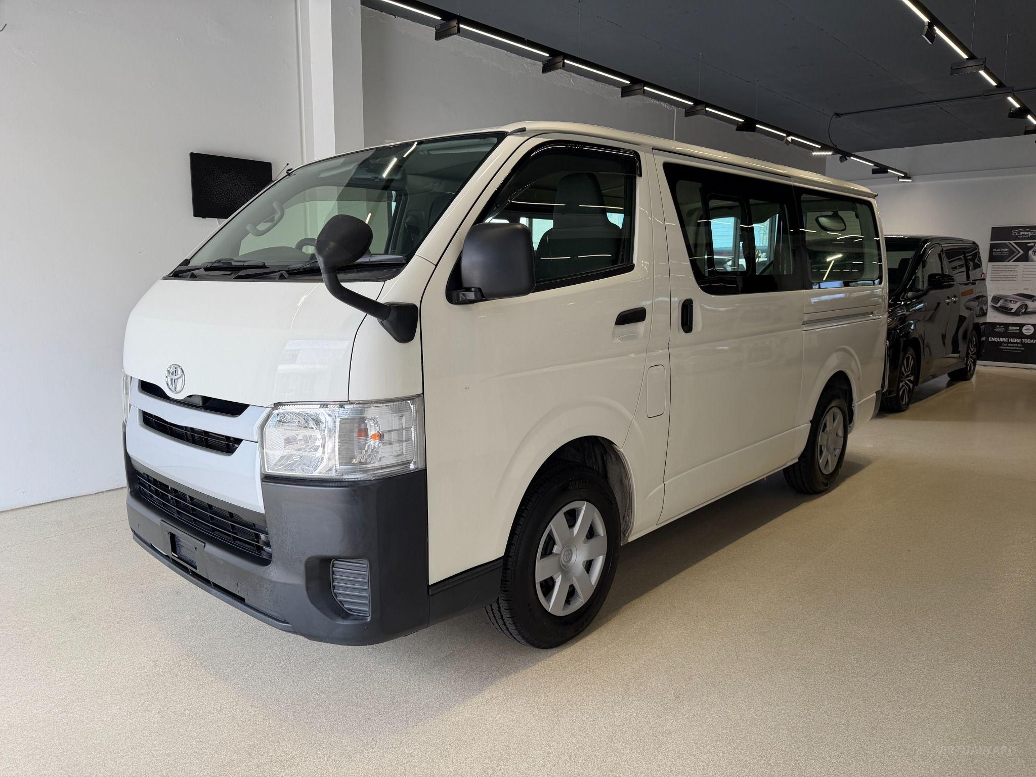 2017 TOYOTA HIACE DX LWB TRH200