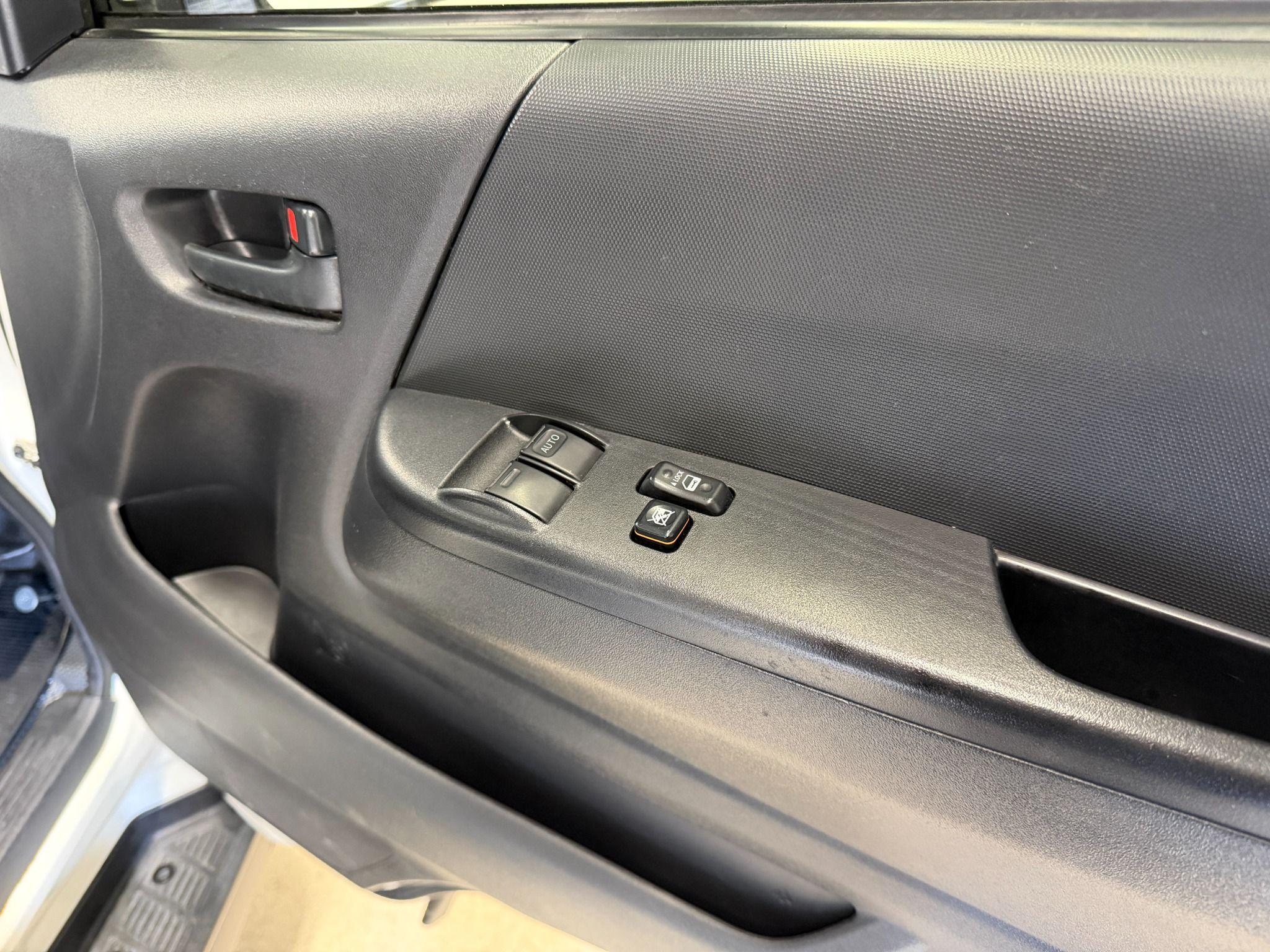 2017 TOYOTA HIACE DX LWB TRH200