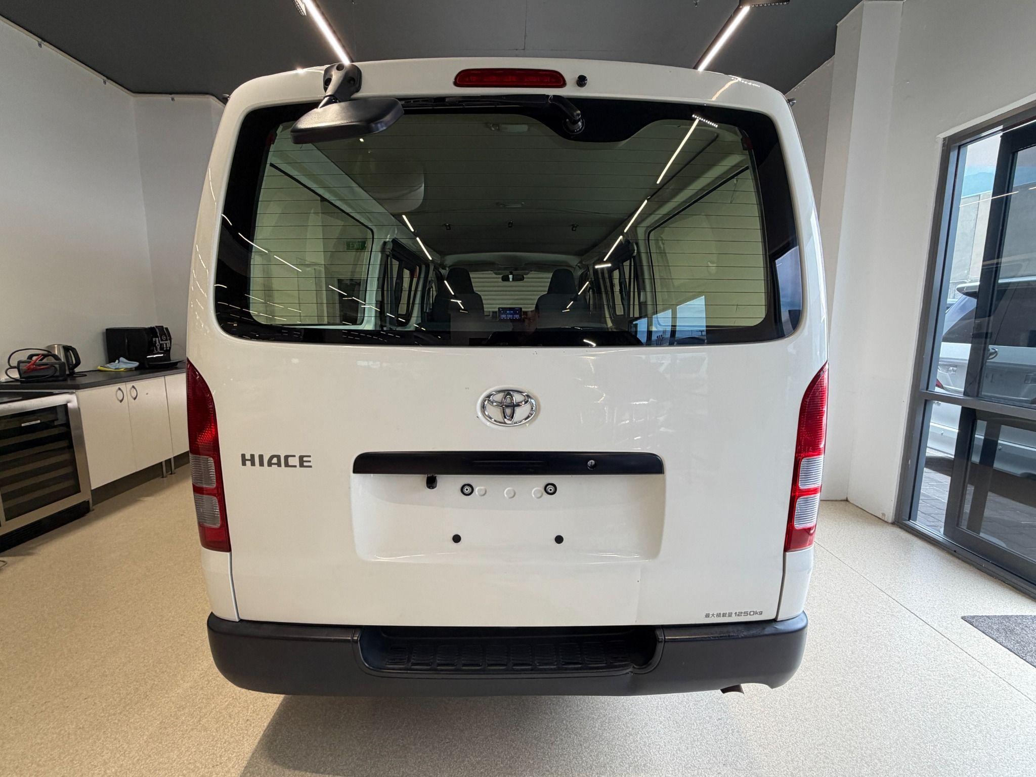 2017 TOYOTA HIACE DX LWB TRH200