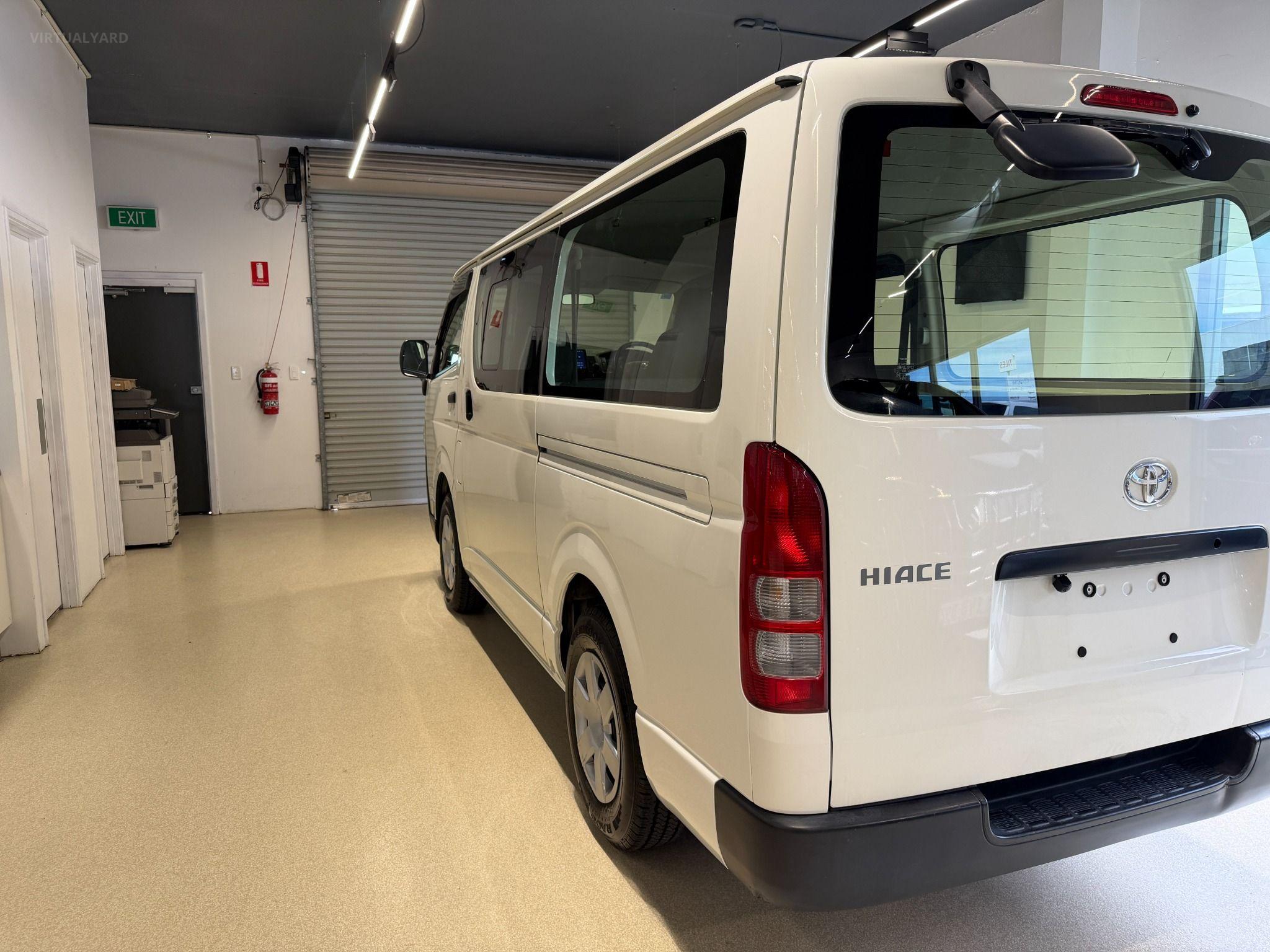 2017 TOYOTA HIACE DX LWB TRH200