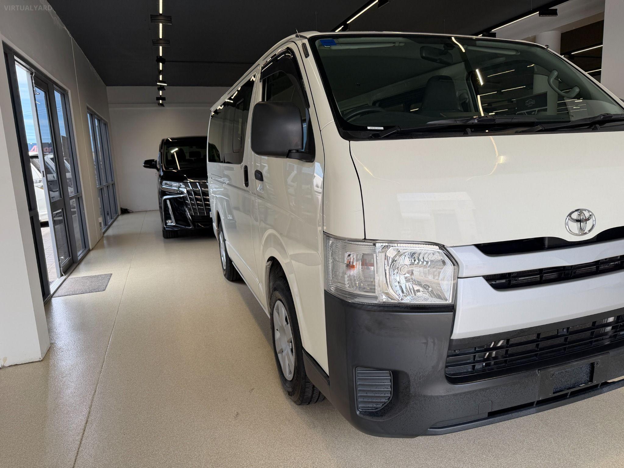 2017 TOYOTA HIACE DX LWB TRH200