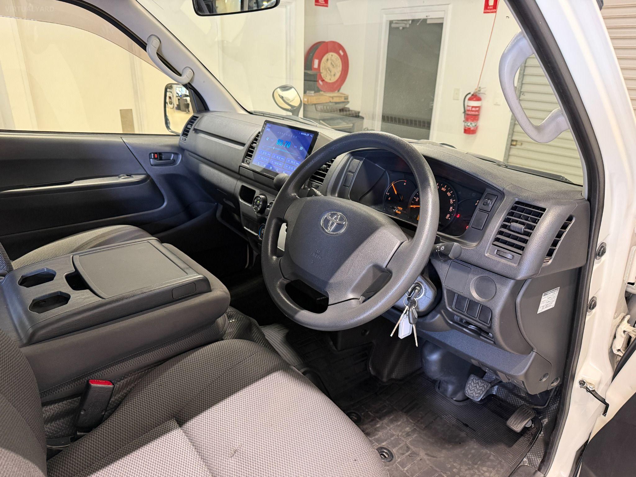 2017 TOYOTA HIACE DX LWB TRH200